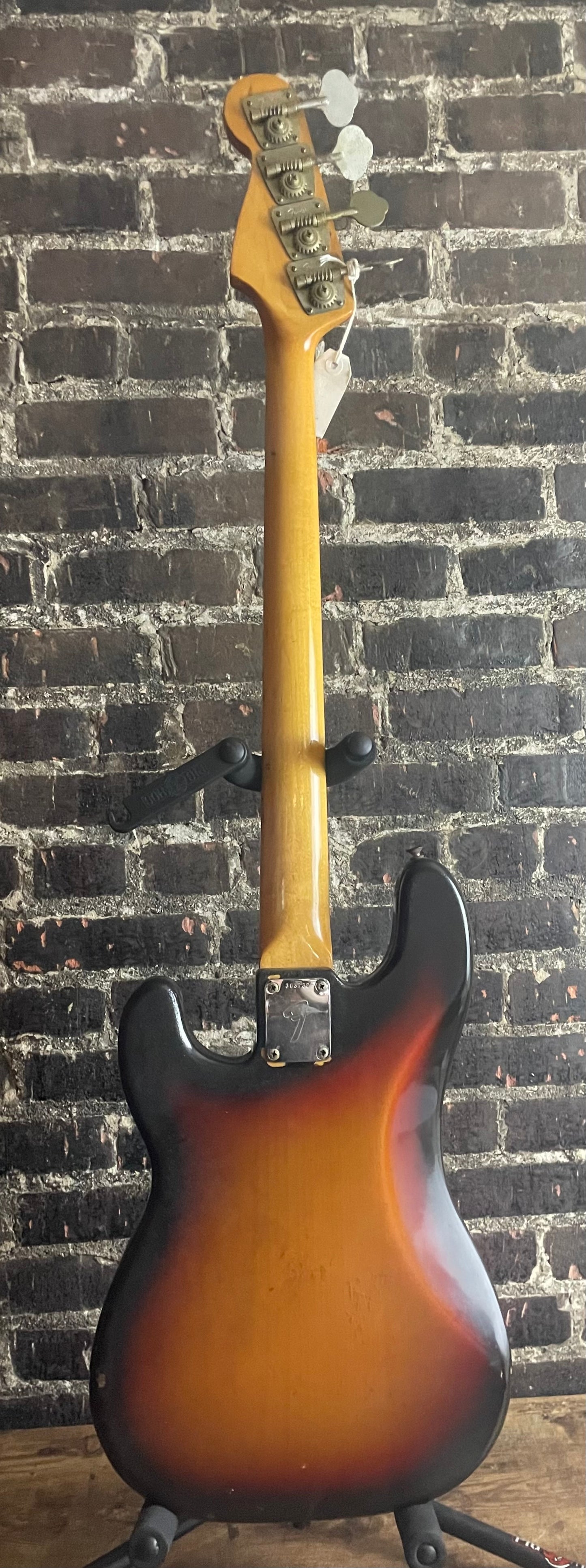 1971 Fender Precision Bass-Sunburst