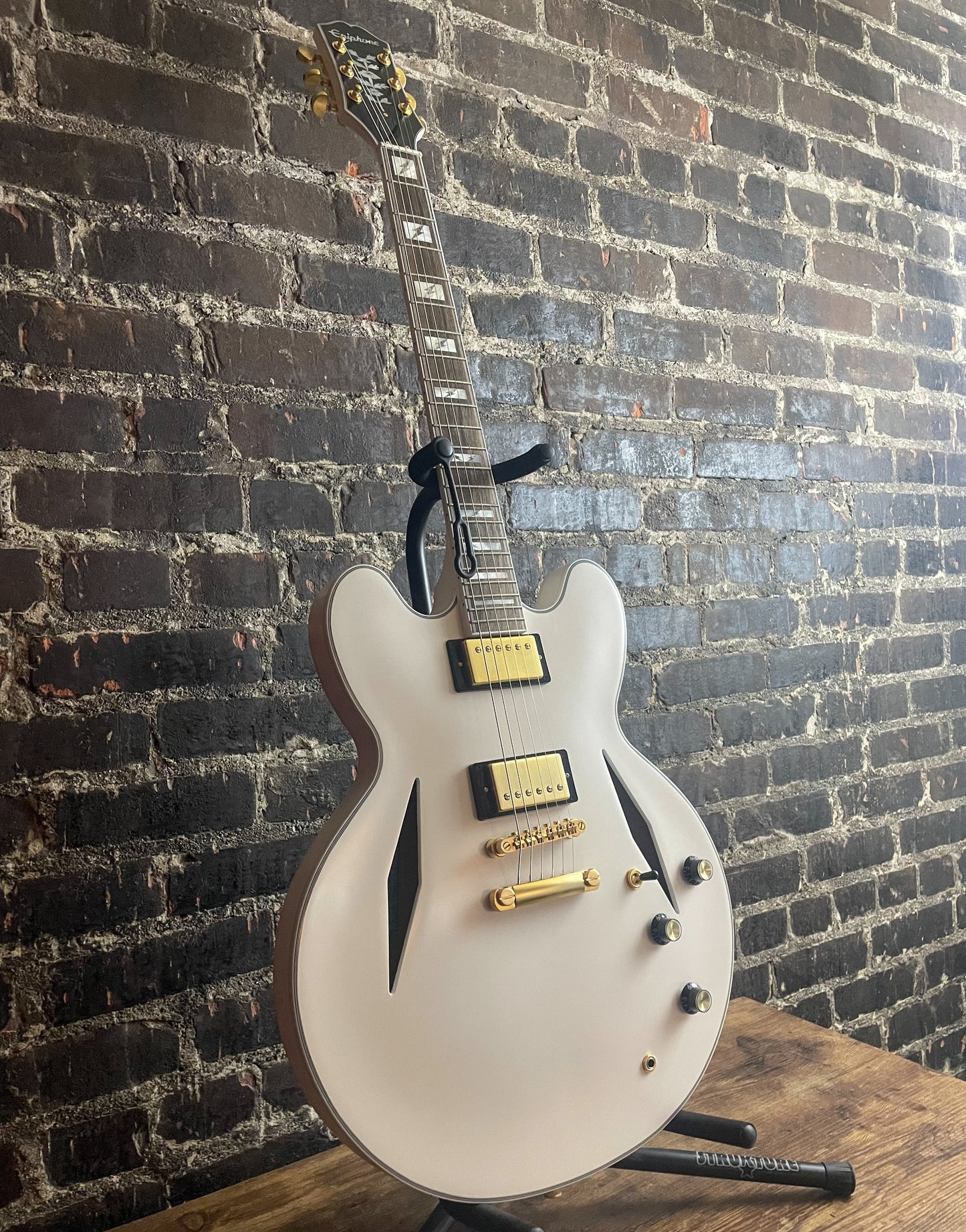 2022 Epiphone Emily Wolfe "White Wolfe" Sheraton - Aged Bone White (USED)