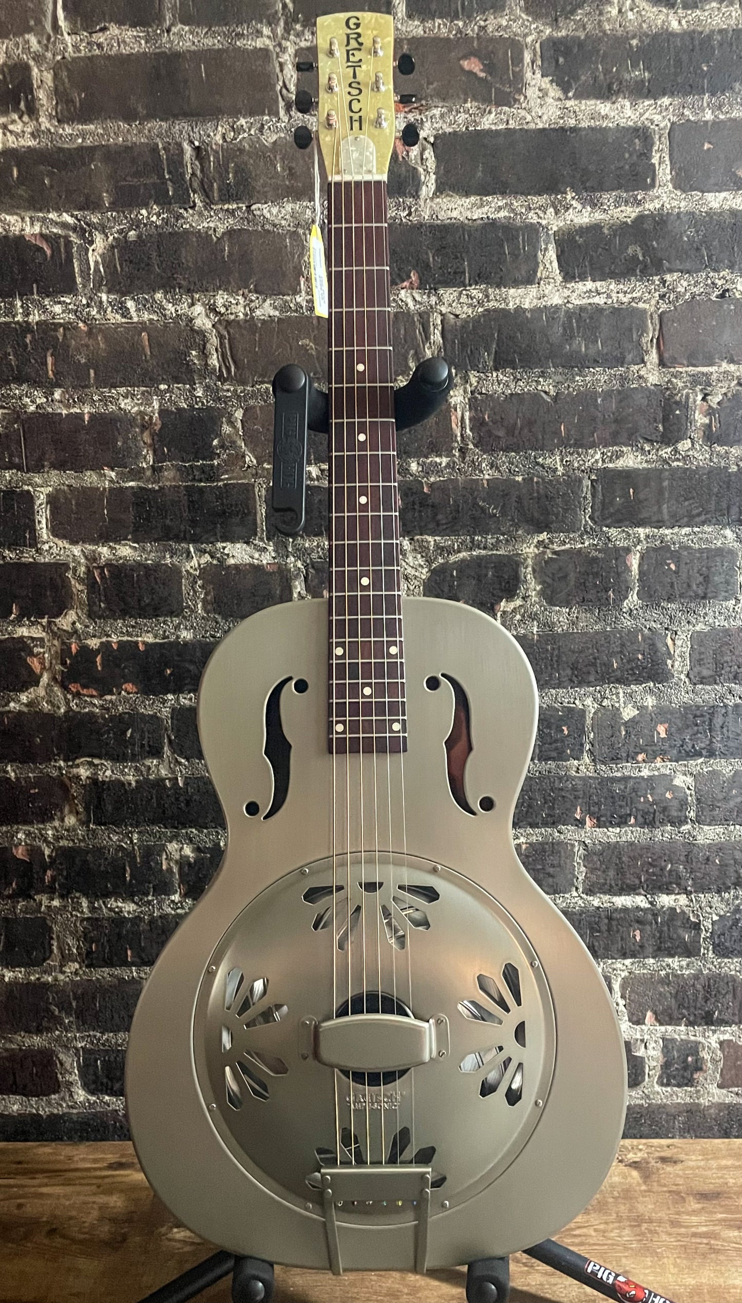 Gretsch Guitars G9201 Honey Dipper Round-Neck, Brass Body Biscuit Cone Resonator