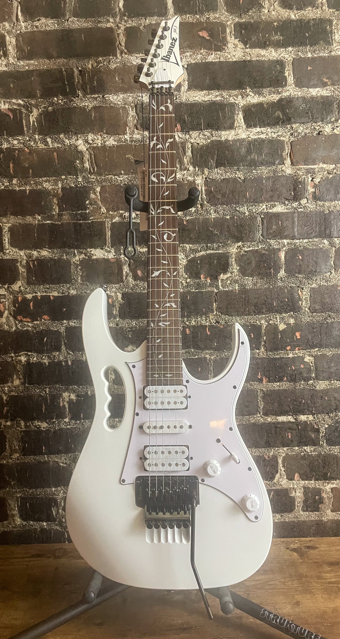 Ibanez Steve Vai Signature JEMJR - White