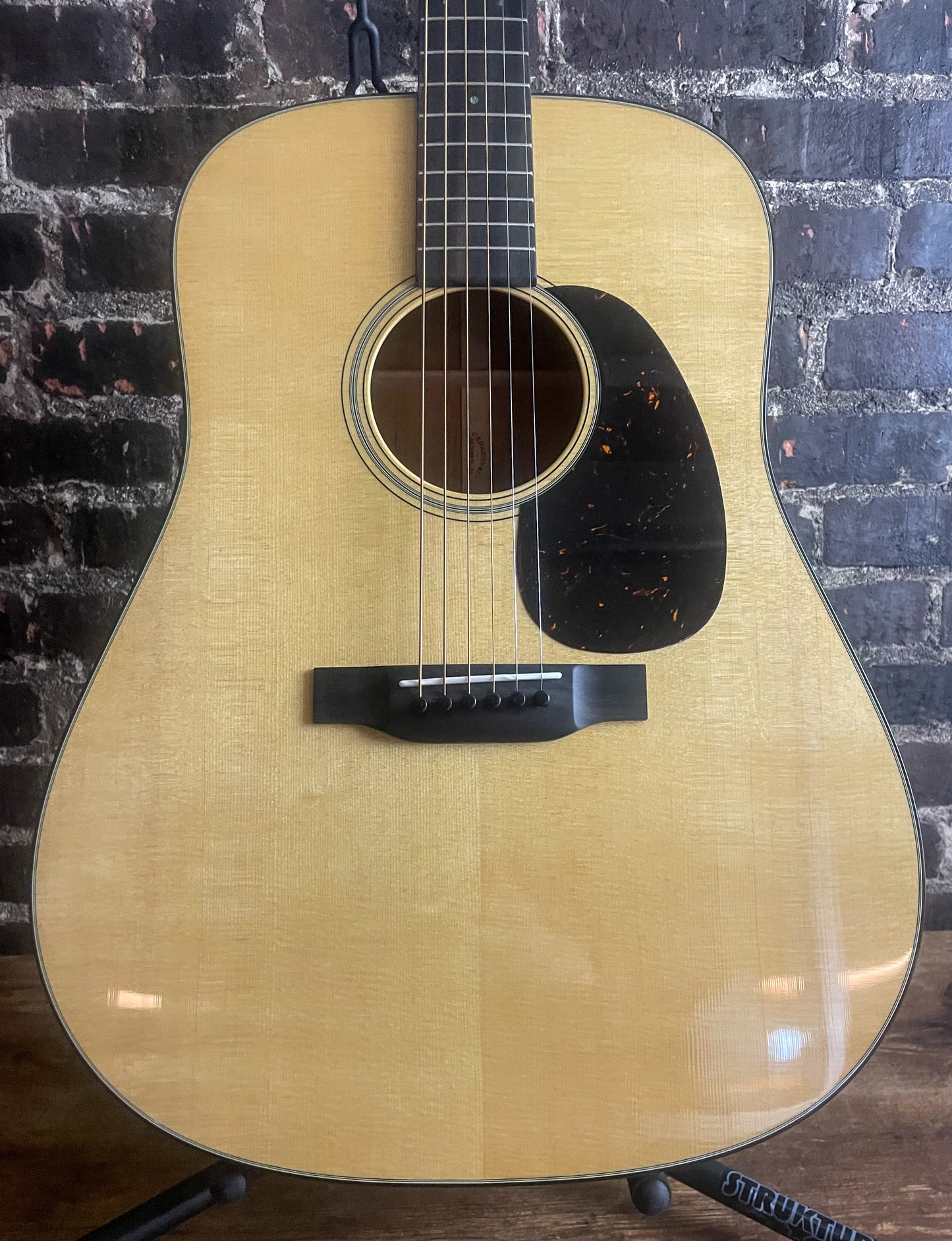Martin D-18 Acoustic Guitar - Natural