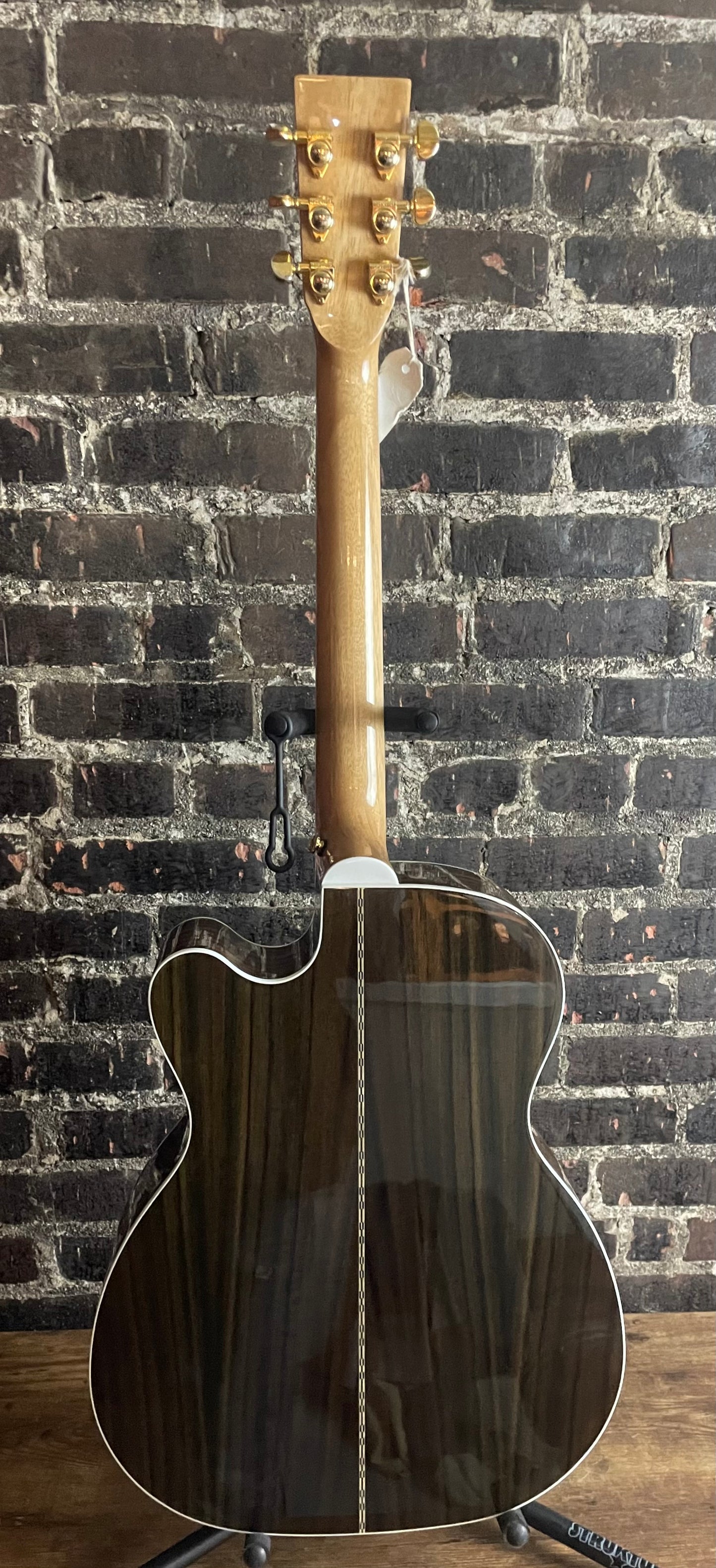 2022 ZAD80CE Acoustic Electric Pro Series Smaller “OM” Size (USED)