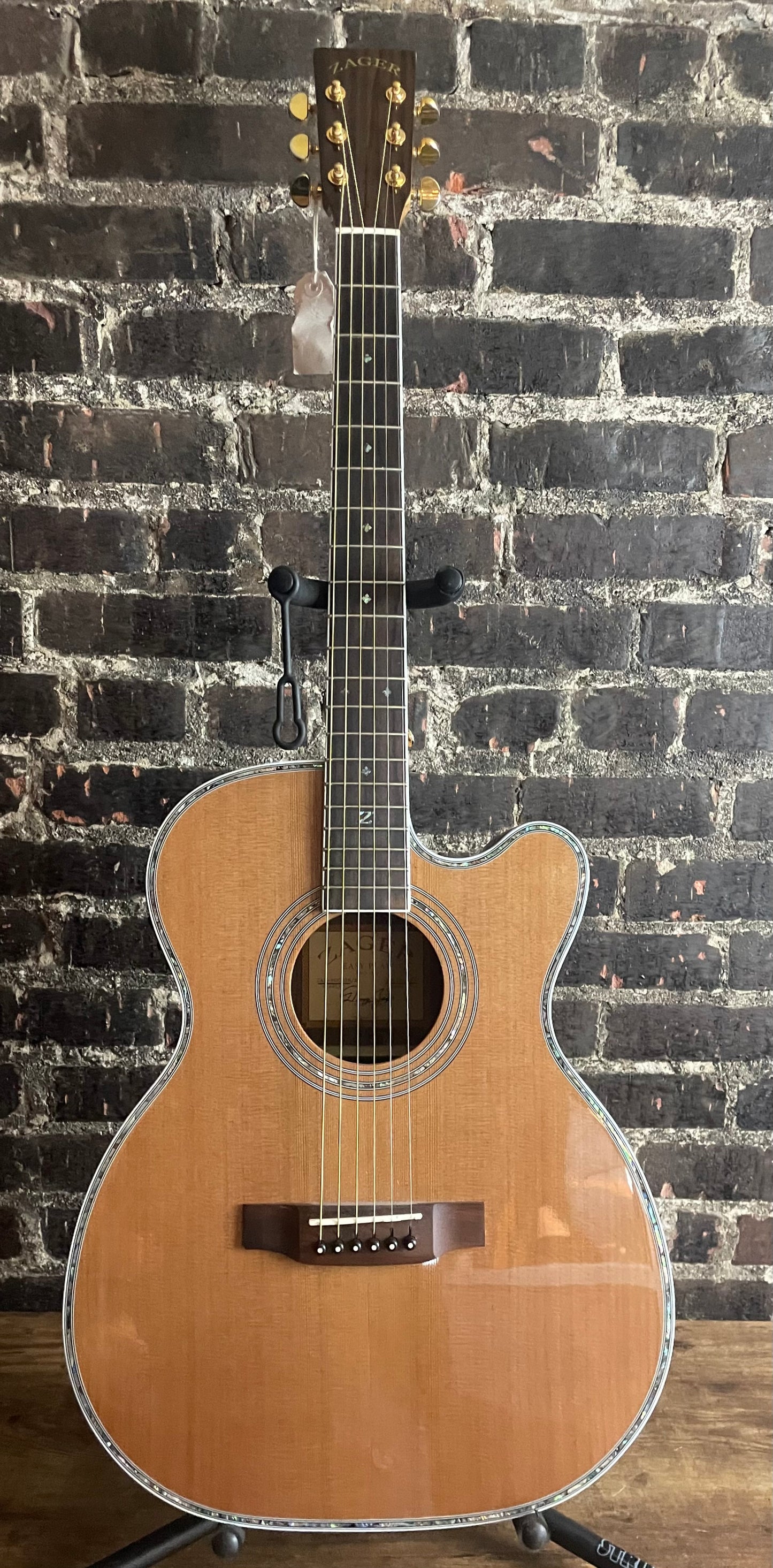 2022 ZAD80CE Acoustic Electric Pro Series Smaller “OM” Size (USED)