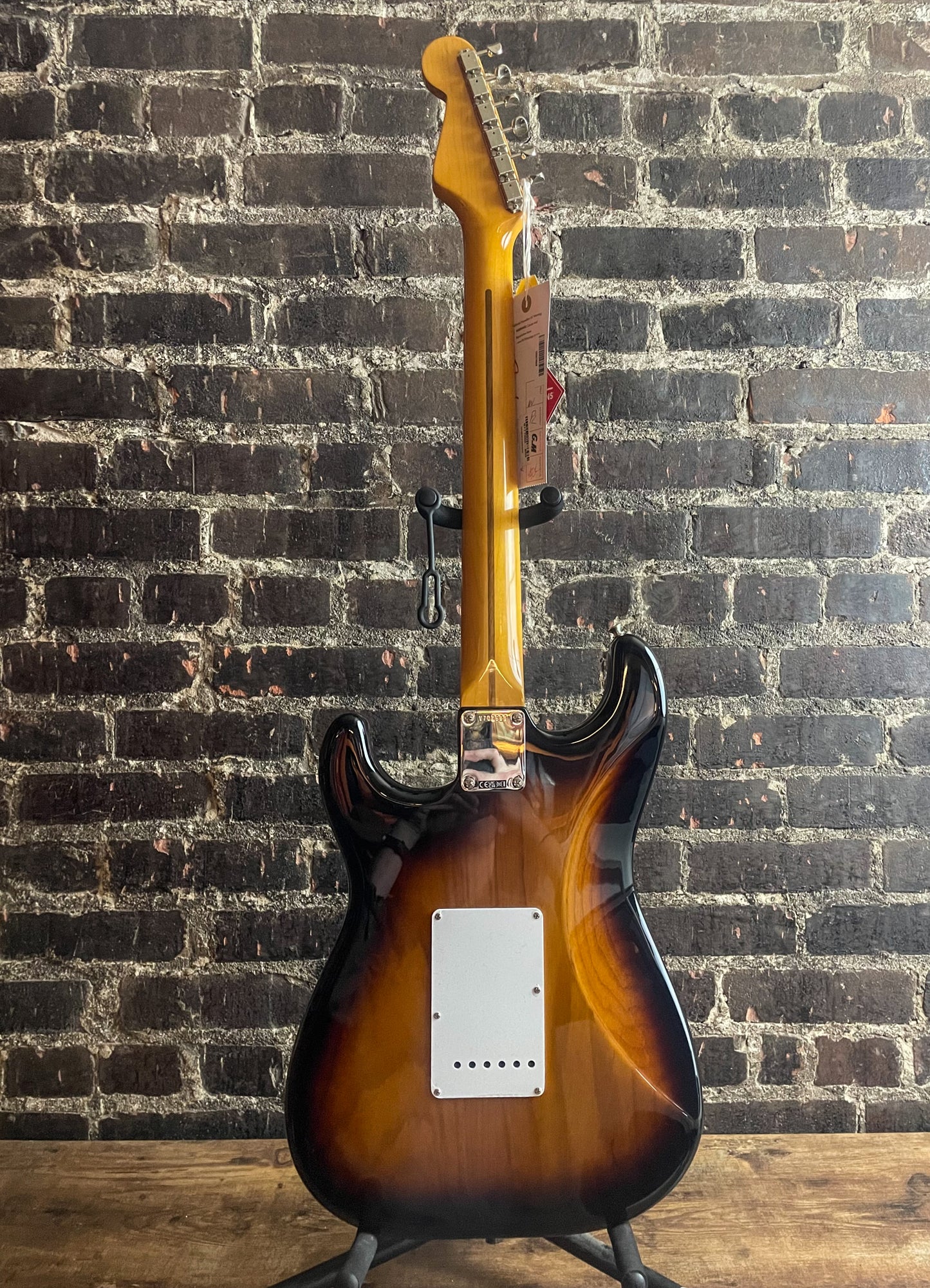 Fender 70th-anniversary American Vintage II 1954 Stratocaster - 2-color Sunburst