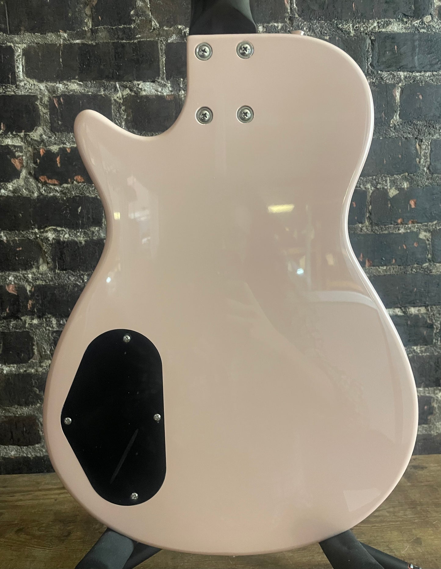 Gretsch Guitars Streamliner Jet Club Bass Single-Cut Short-Scale Bass Guitar Shell Pink