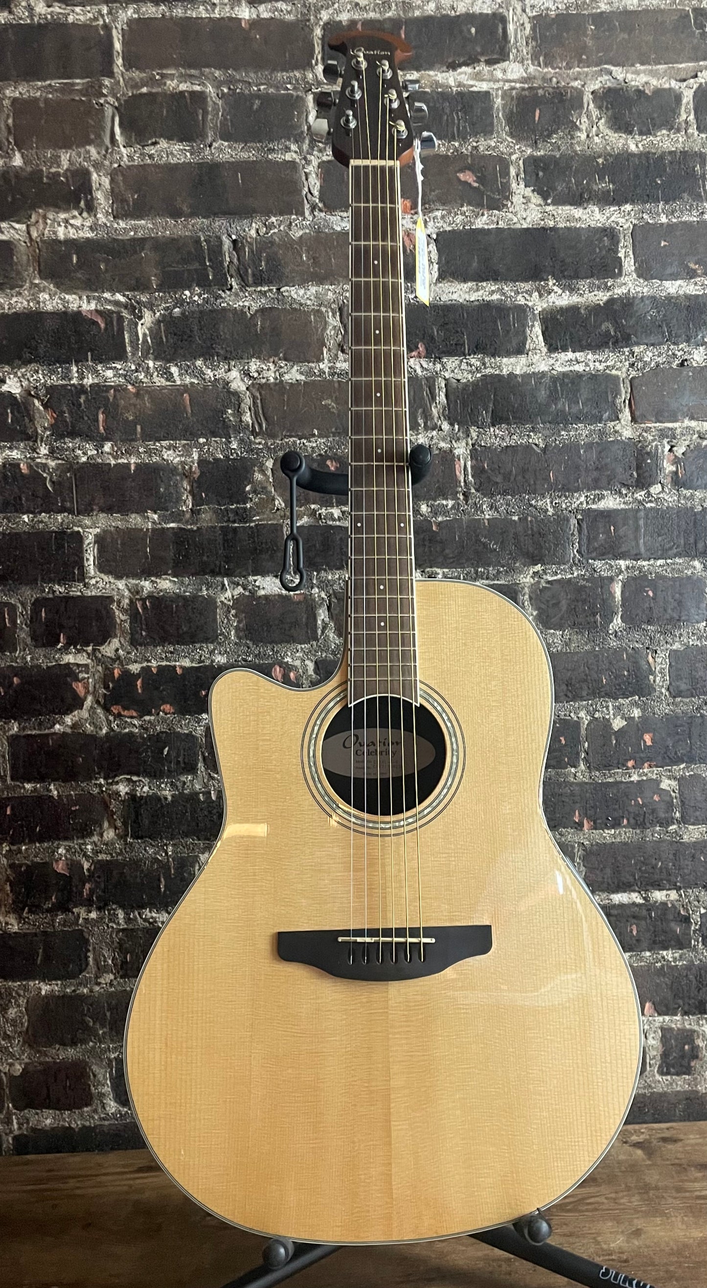 Ovation Celebrity Left-handed Acoustic-electric Guitar - Natural (USED)