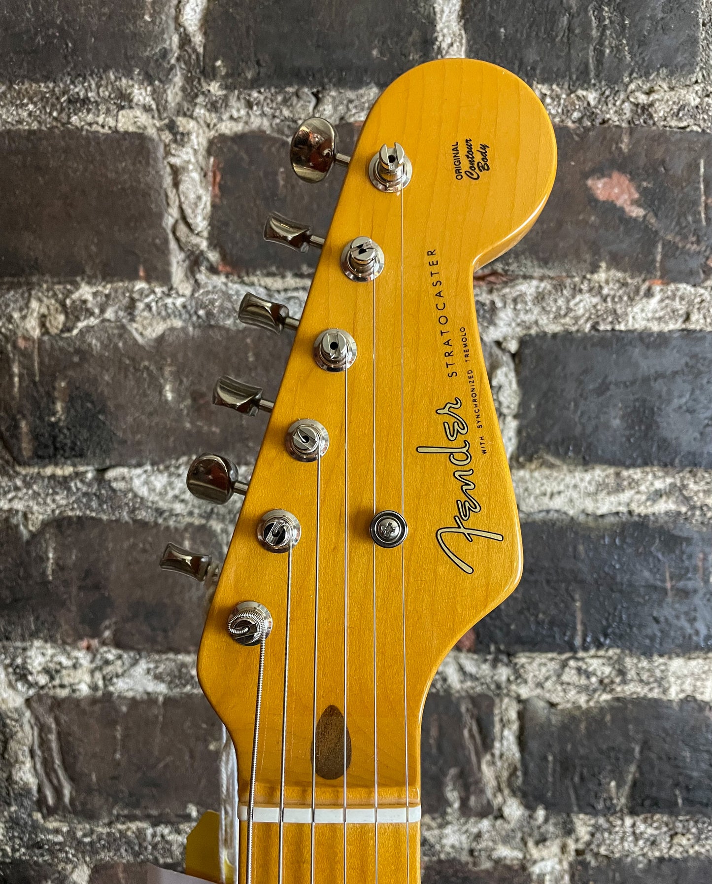 Fender 70th-anniversary American Vintage II 1954 Stratocaster - 2-color Sunburst