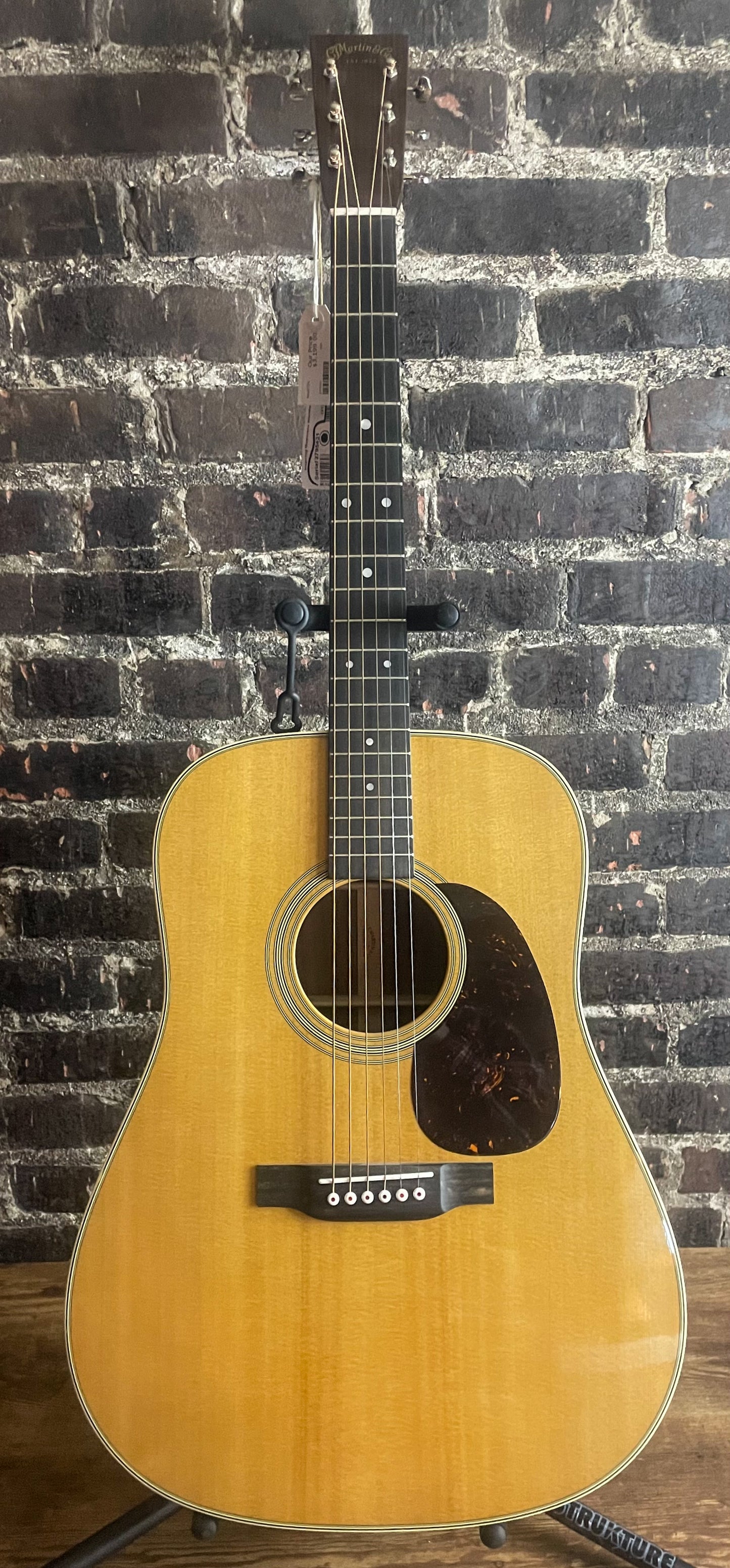 Martin D28-Natural