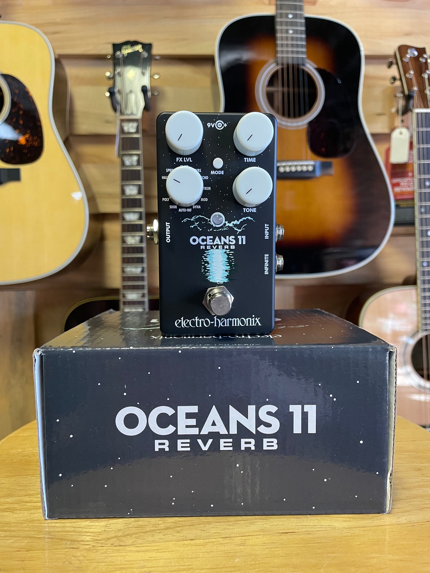 Electro-Harmonix Oceans 11 Reverb Pedal (NEW)