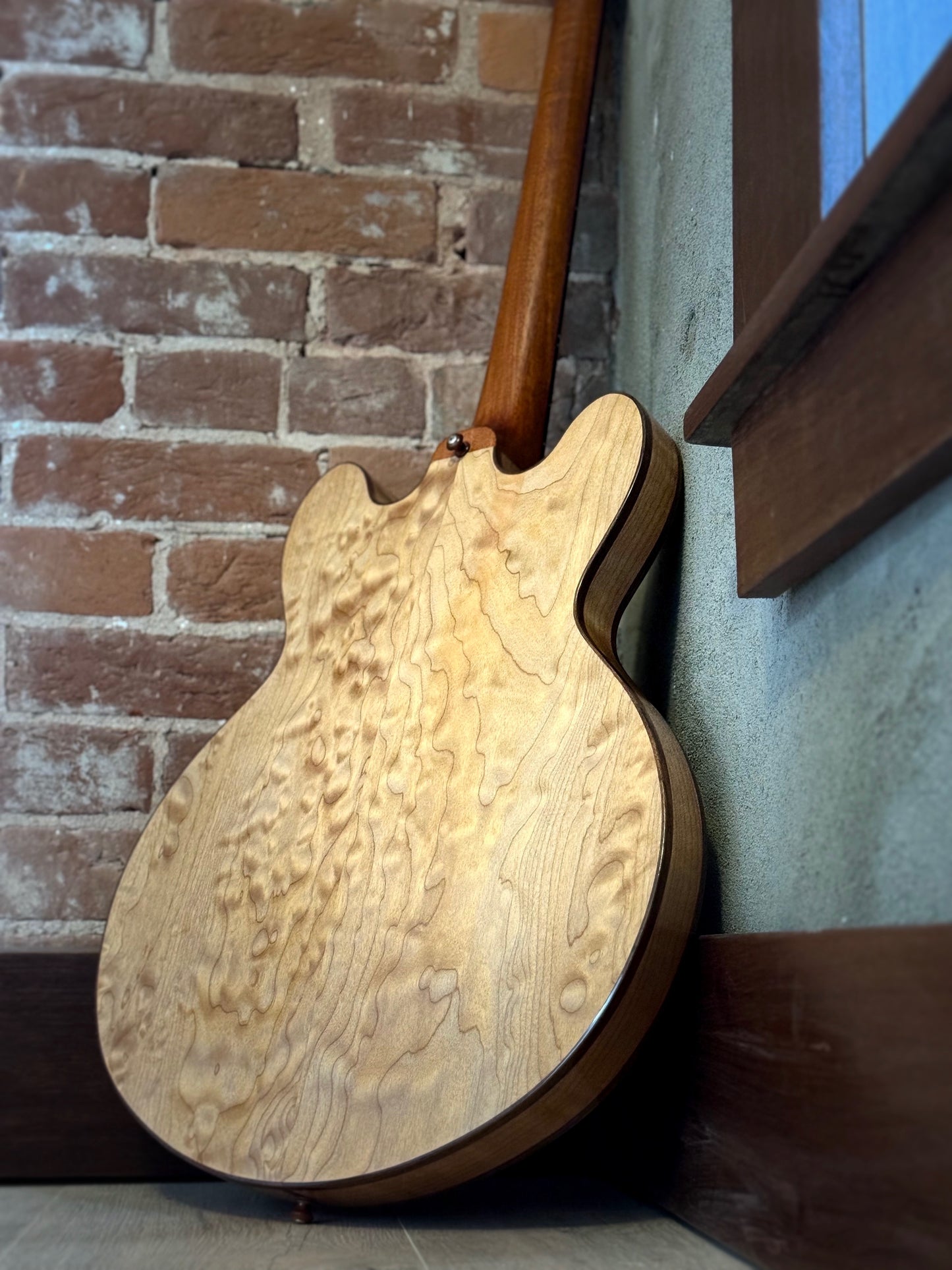 Gentner Semi Hollow Guitar
