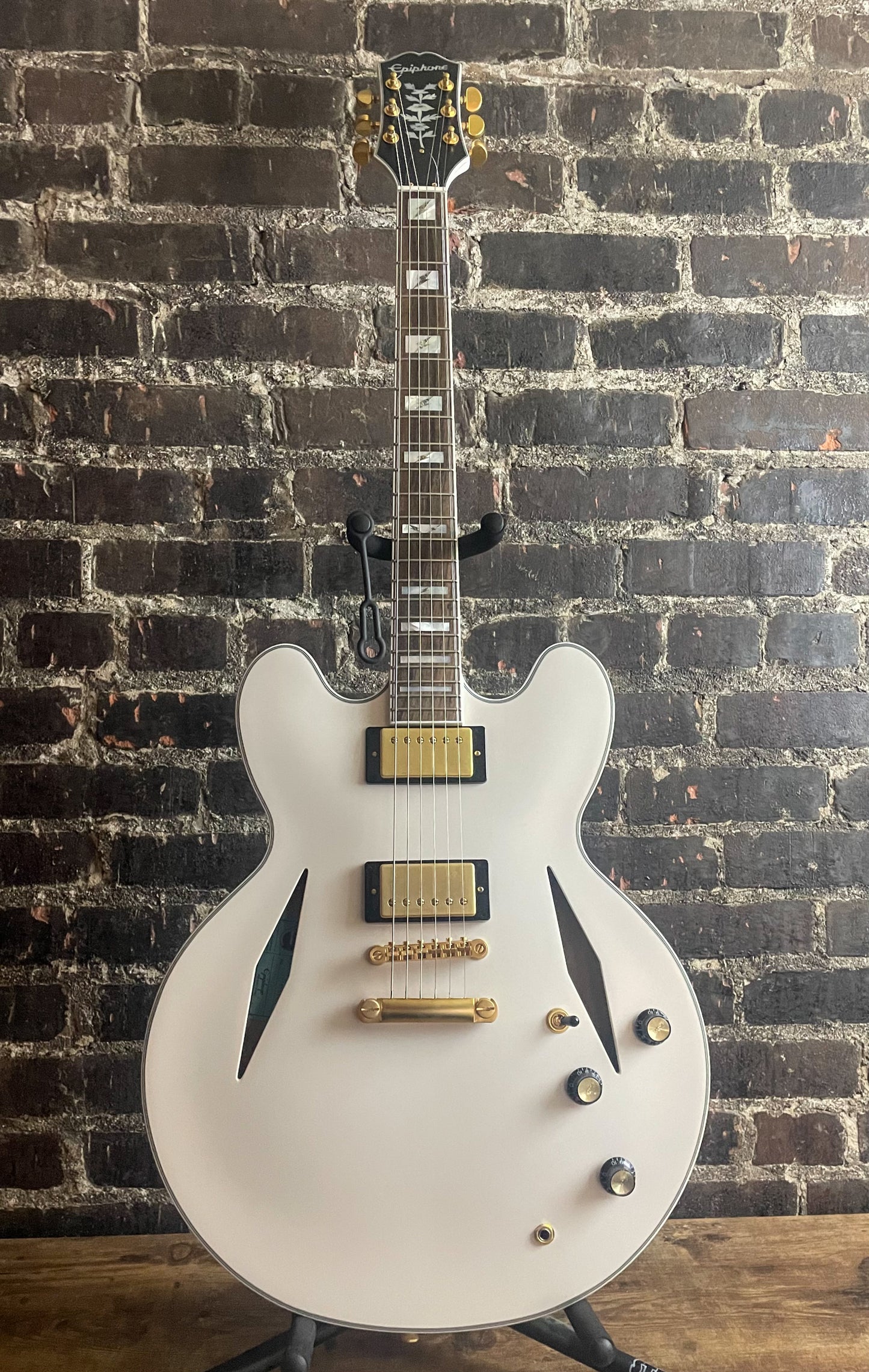 2022 Epiphone Emily Wolfe "White Wolfe" Sheraton - Aged Bone White (USED)