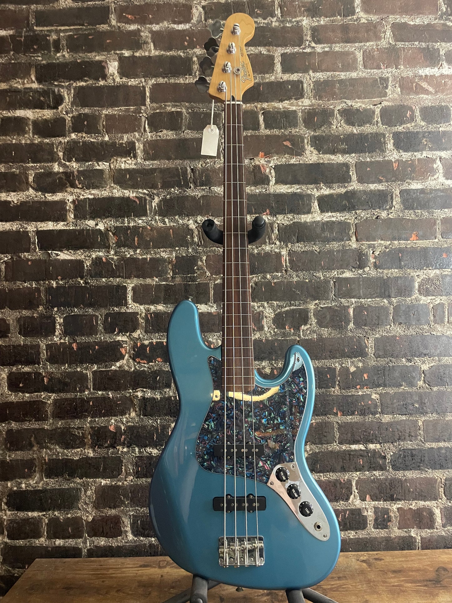 2007 Fender Standard Fretless Jazz Bass- Lake Placid Blue (USED)