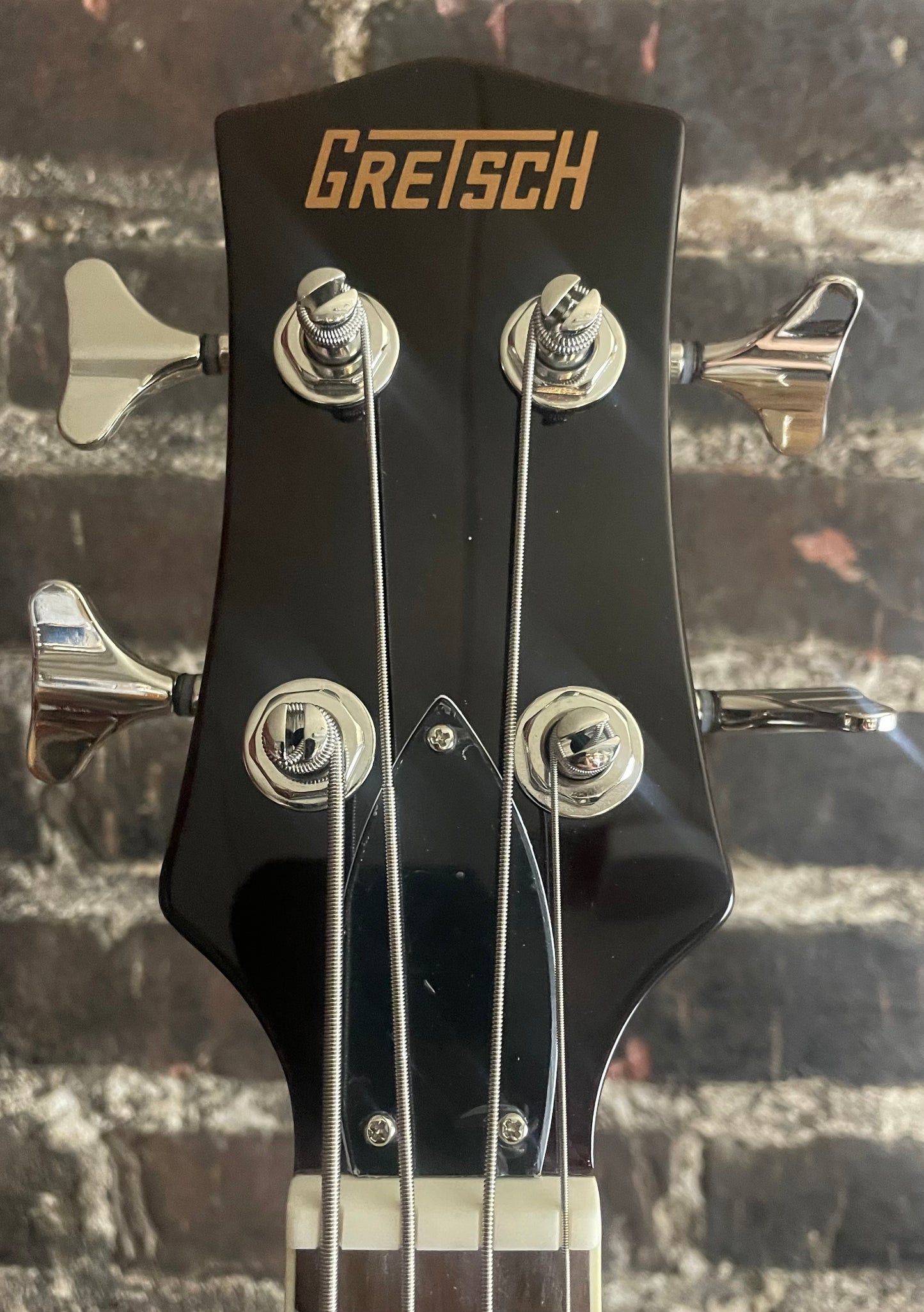 Gretsch Guitars Streamliner Jet Club Bass Single-Cut Short-Scale Bass Guitar Shell Pink