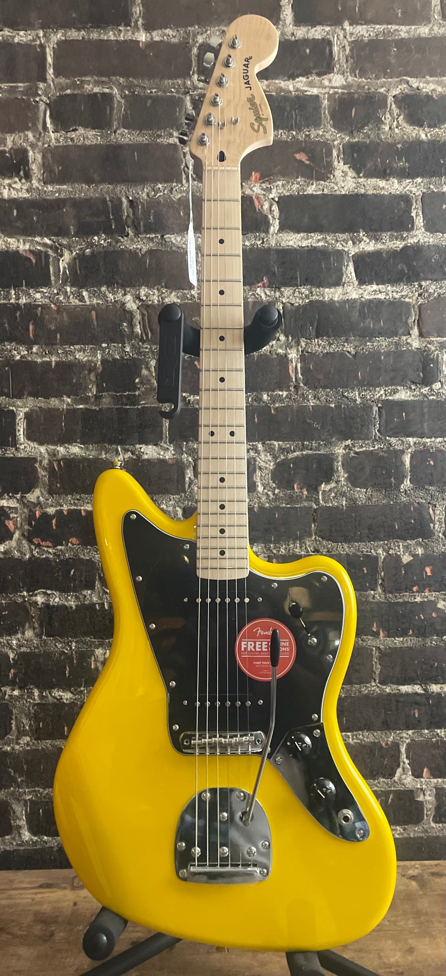 Squier LE Affinity Jaguar Guitar-Graffiti Yellow