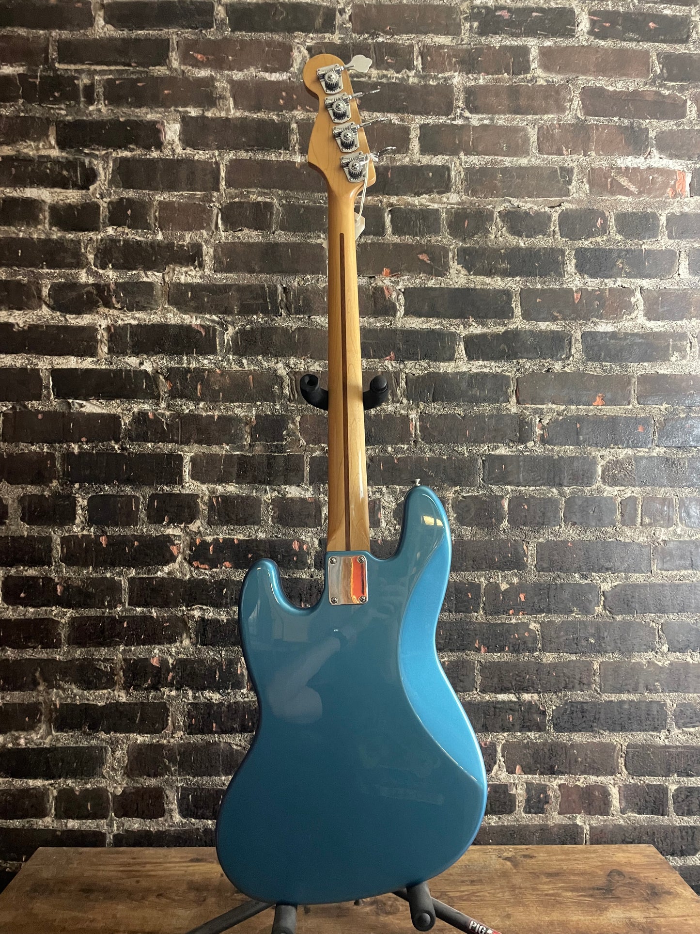 2007 Fender Standard Fretless Jazz Bass- Lake Placid Blue (USED)