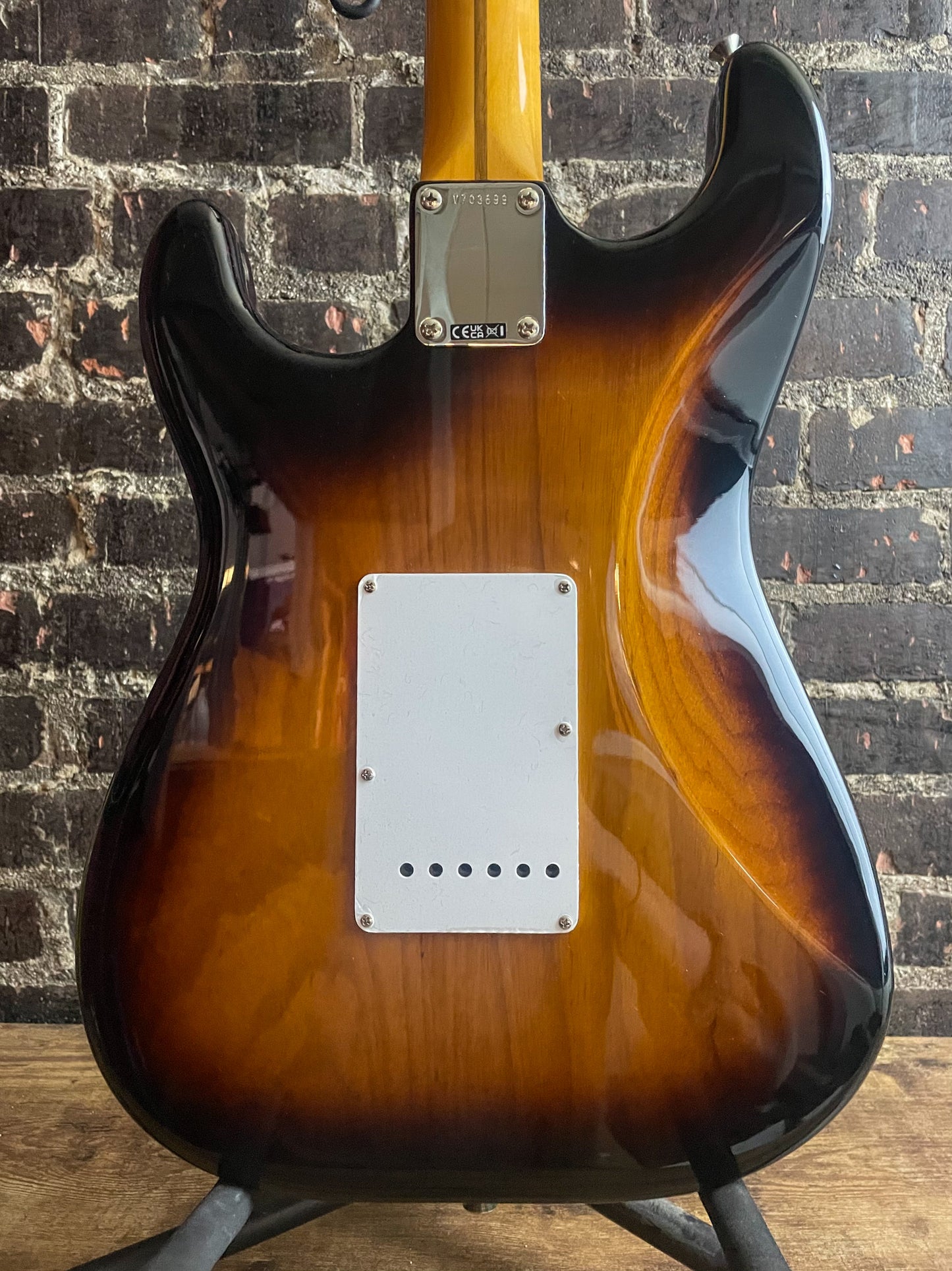 Fender 70th-anniversary American Vintage II 1954 Stratocaster - 2-color Sunburst