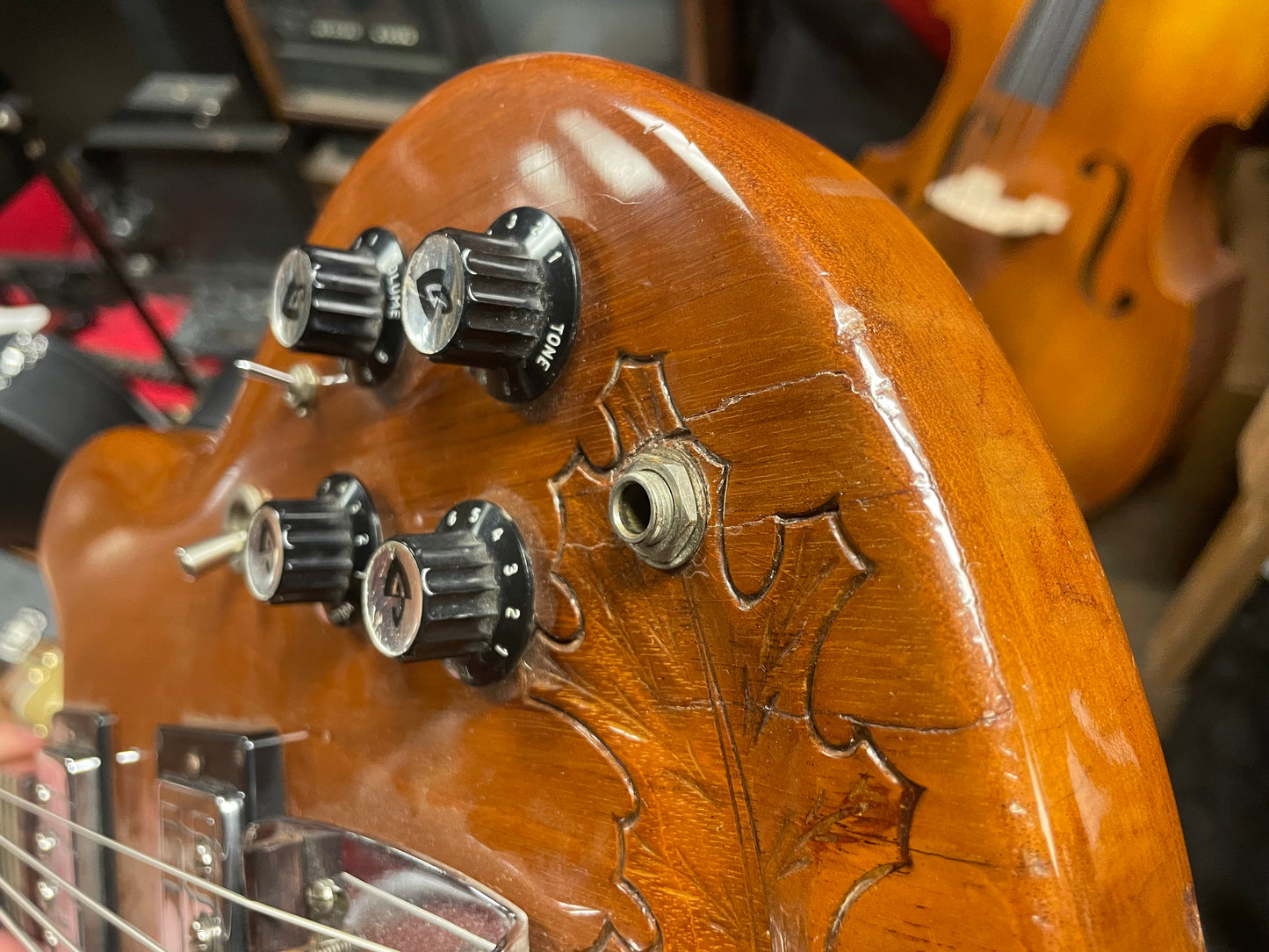 1974 Guild JS-II Jetstar Oak Leaf and Acorn (USED)