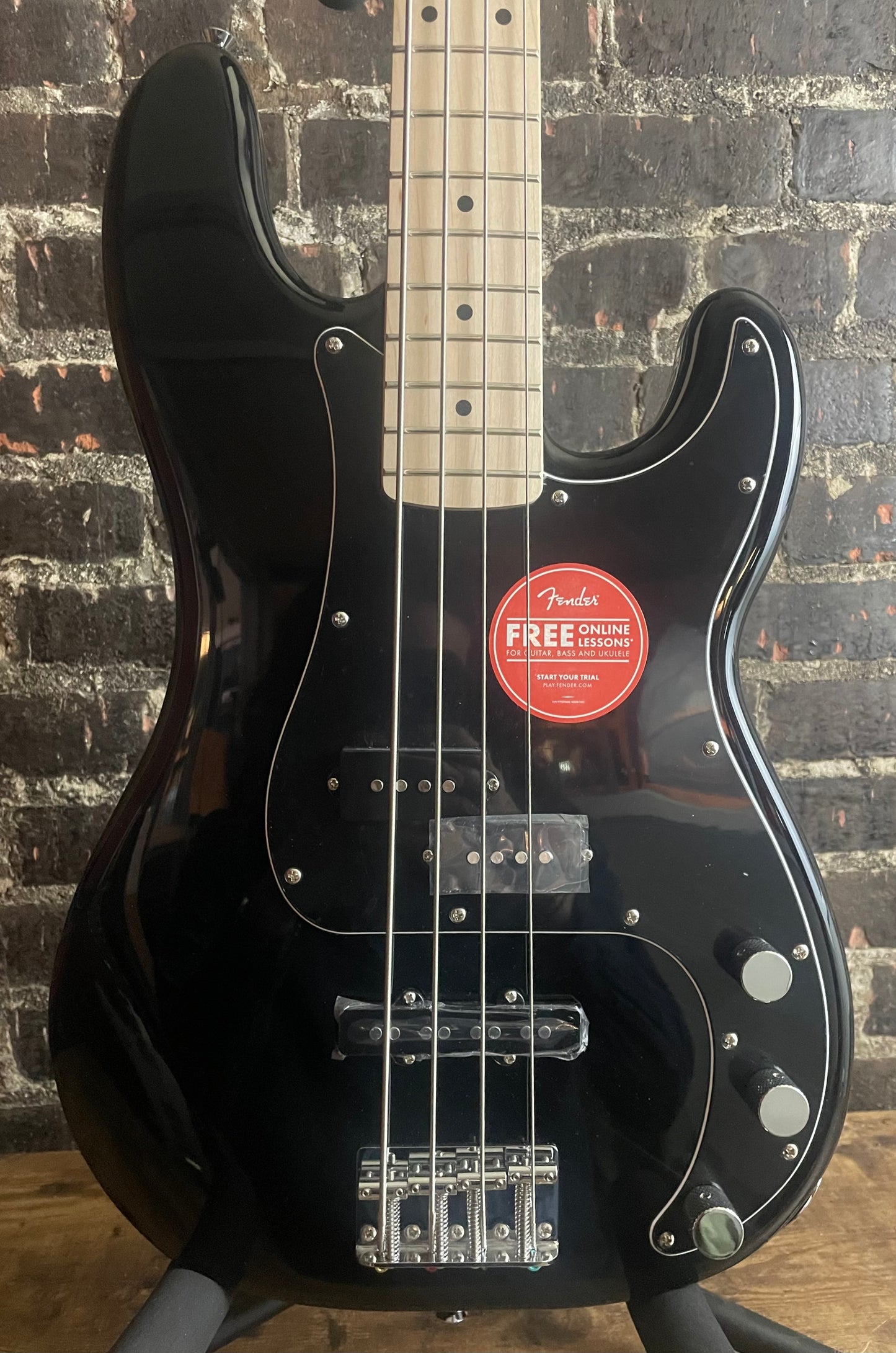 Squier Affinity Series Precision Bass PJ Maple Fingerboard Black