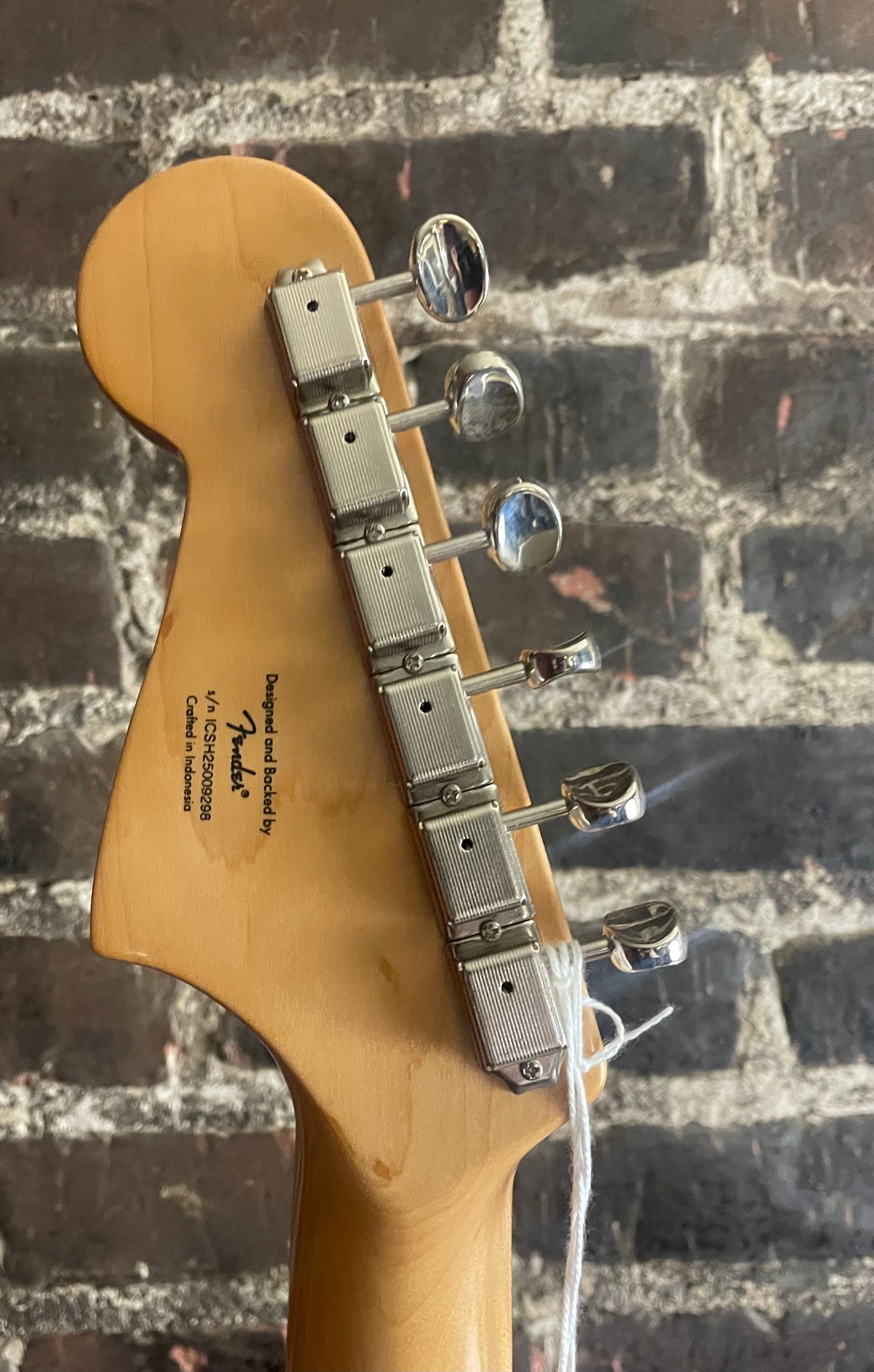 Squier Classic Vibe '60s Jazzmaster Electric Guitar - Tahitian Coral