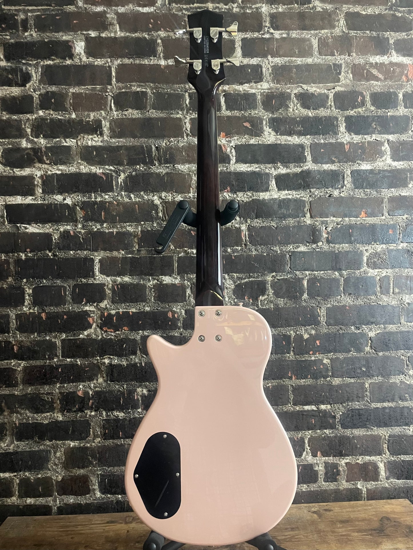 Gretsch Guitars Streamliner Jet Club Bass Single-Cut Short-Scale Bass Guitar Shell Pink