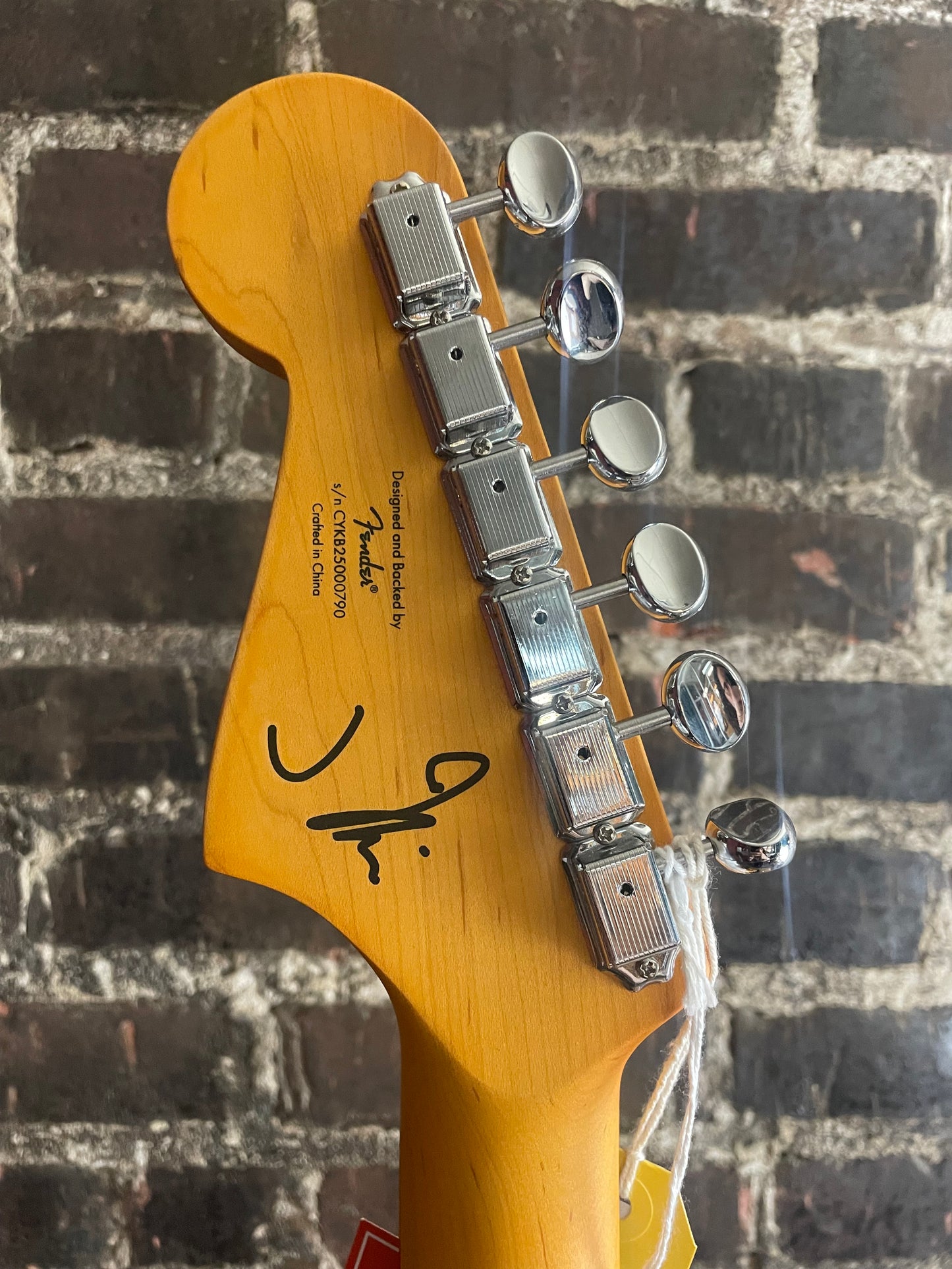 Squier J Mascis Signature Jazzmaster - Vintage White with Indian Laurel Fingerboard