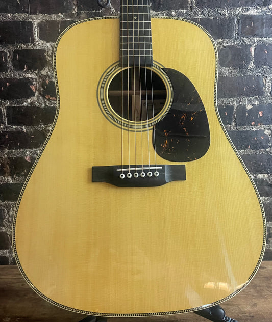Martin D-28 Billy Strings Acoustic Guitar - Natural with Antique Toner