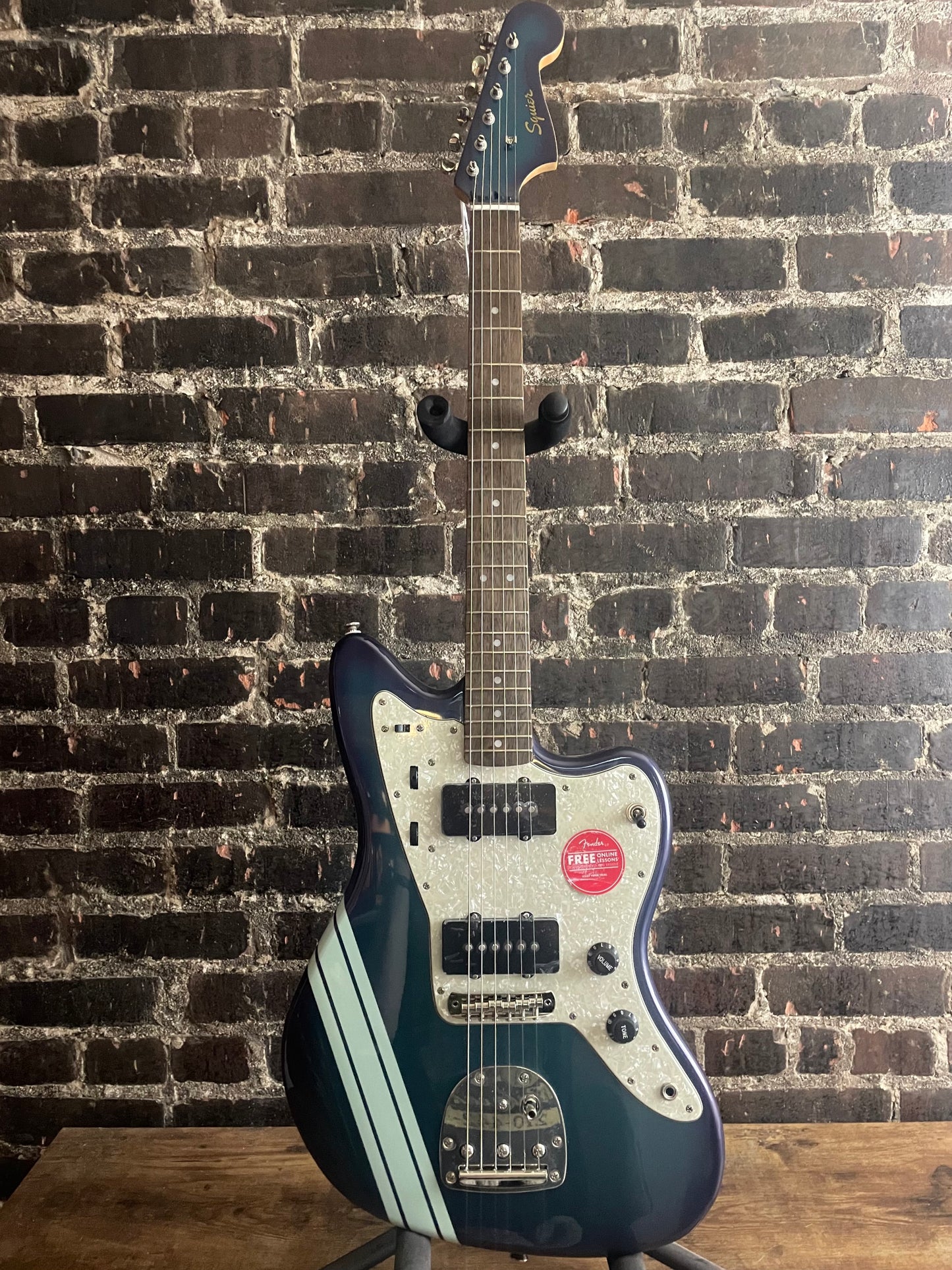 Squier Limited Edition Classic Vibe 60s Jazzmaster Guitar Competitive Burgundy