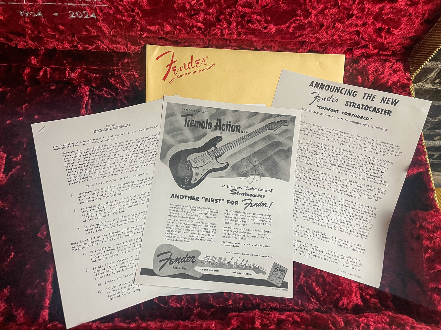 Fender 70th-anniversary American Vintage II 1954 Stratocaster - 2-color Sunburst