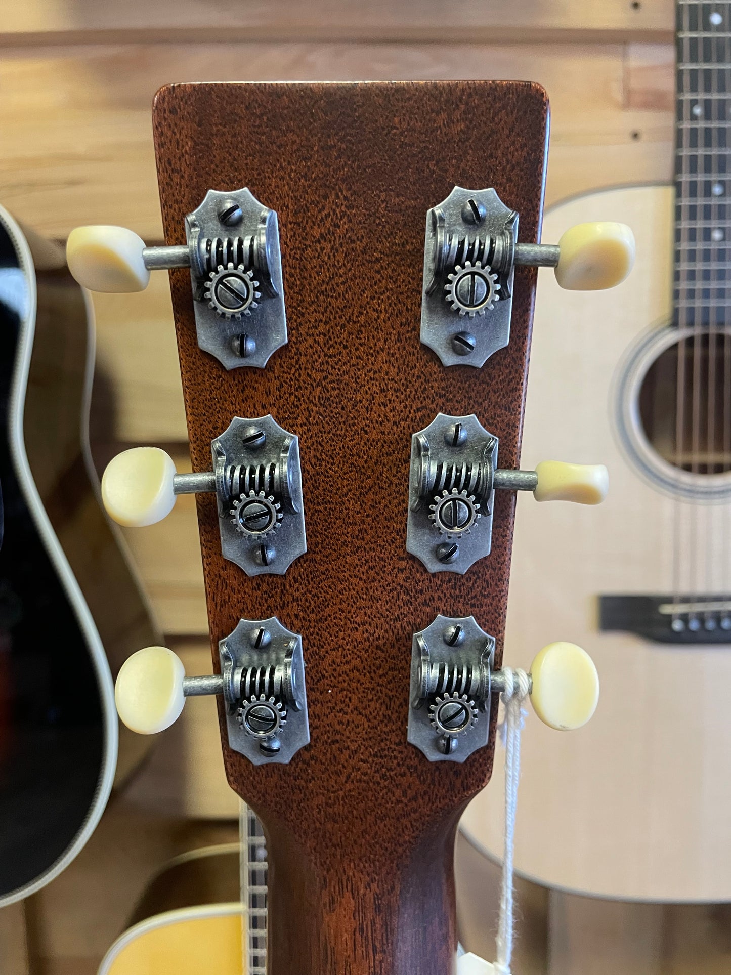 Martin CEO7 Sloped Shoulder 00 14-Fret Acoustic Guitar (NEW)