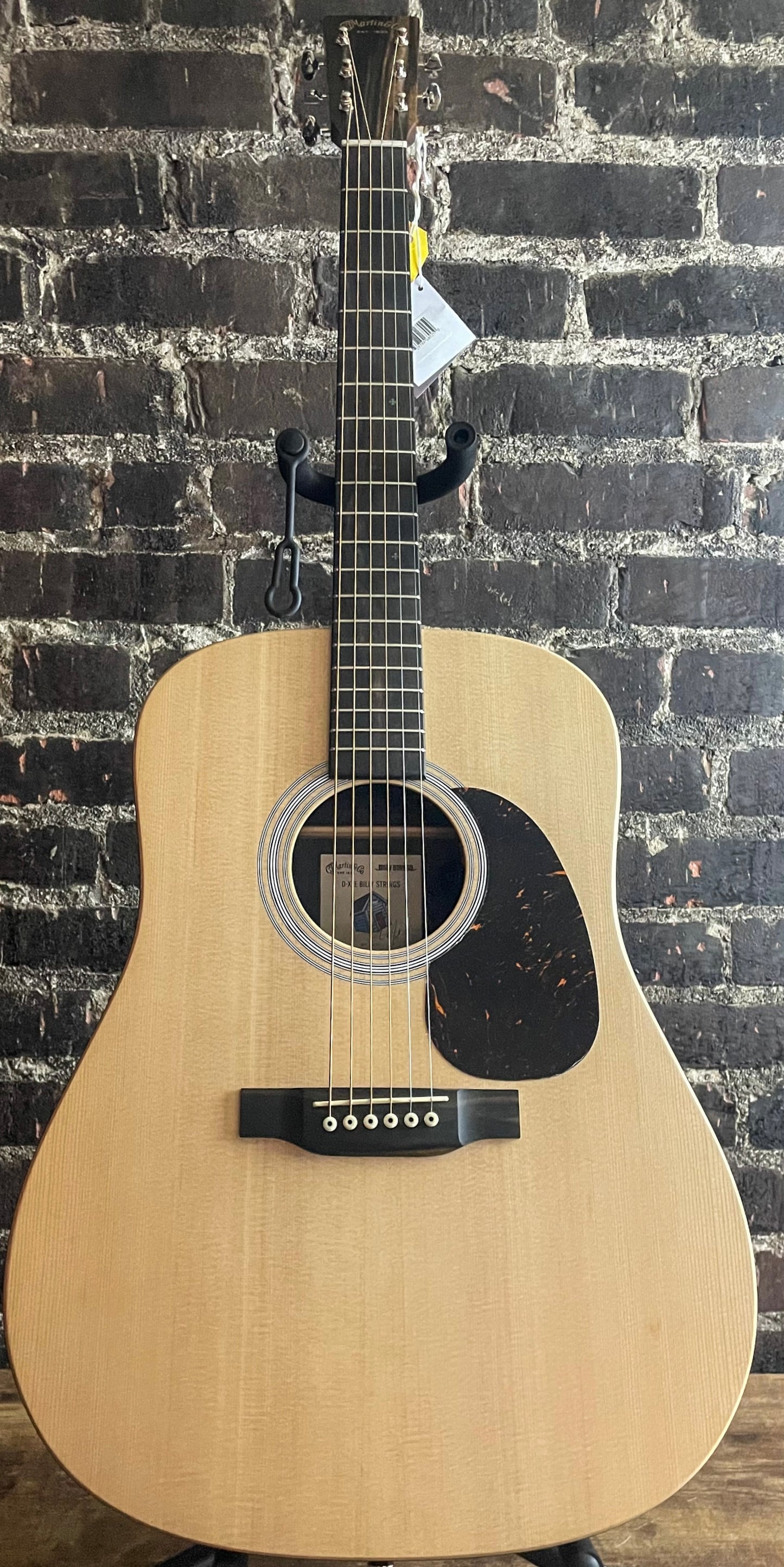 Martin D-X2E Billy Strings Signature Acoustic-electric Guitar
- Natural
