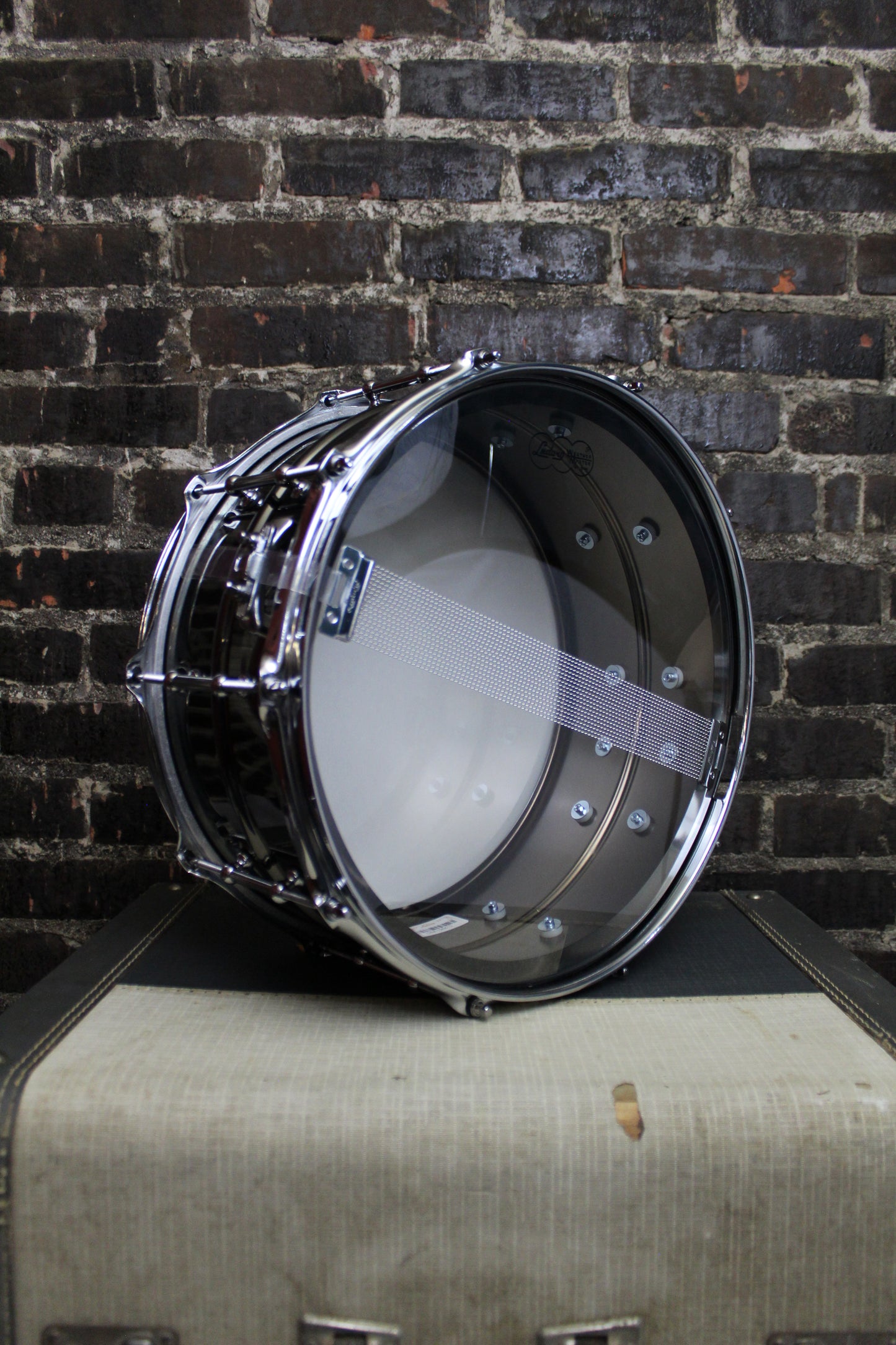 Ludwig Black Beauty 6.5 x 14-inch Brass Snare Drum with Tube Lugs - Black Nickel (DEMO)