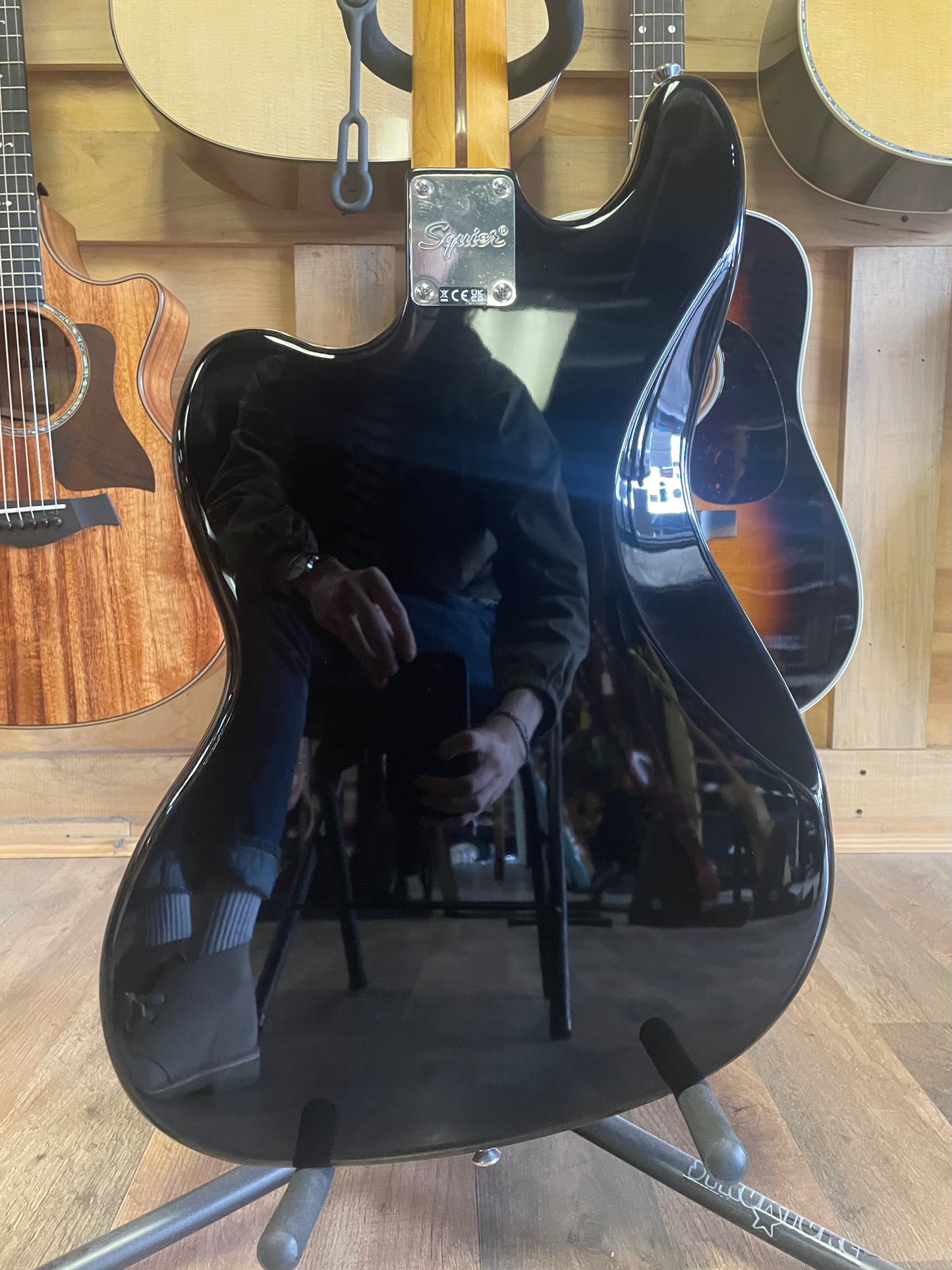 Squier Classic Vibe Bass VI-Black