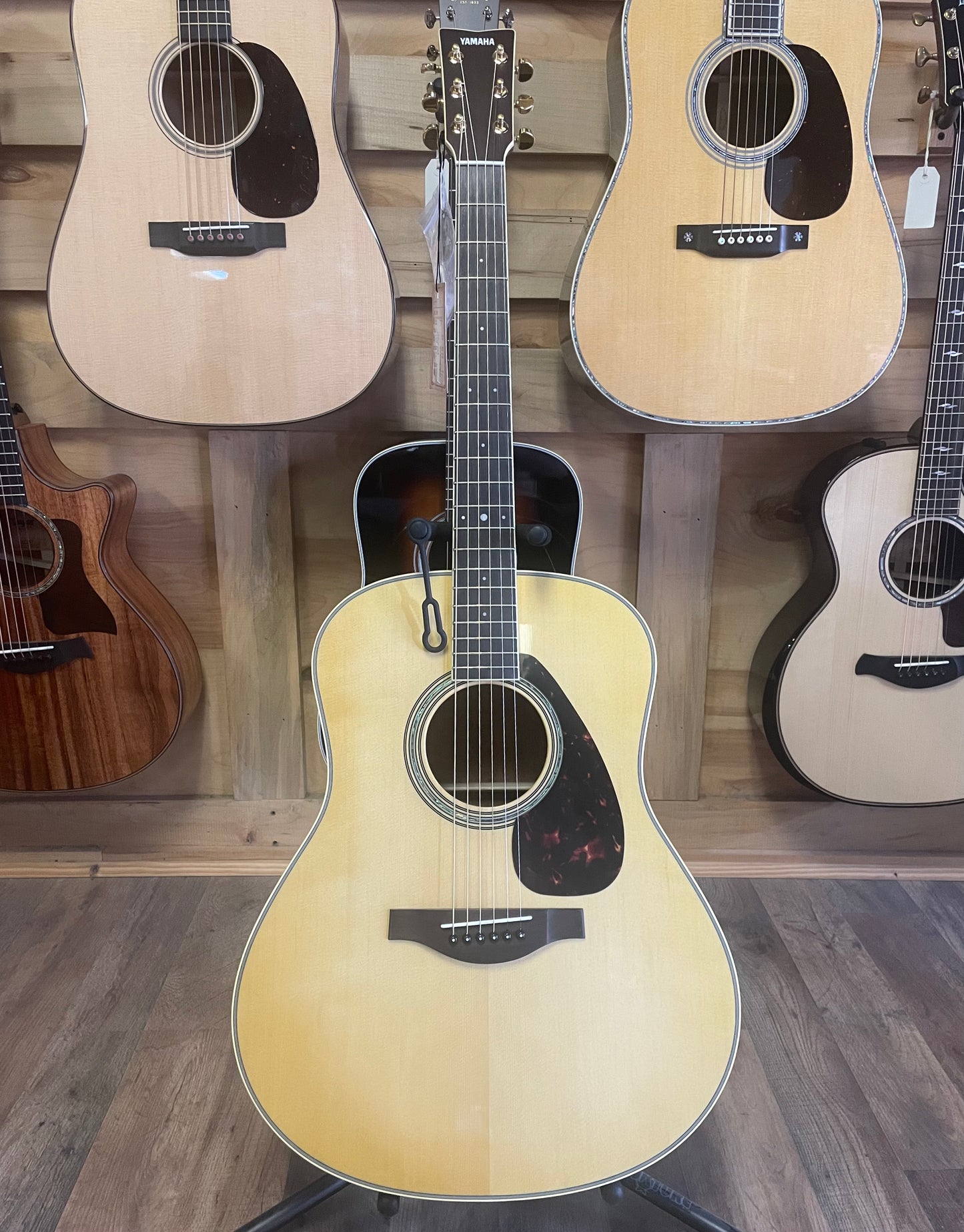 Yamaha LL6M ARE Original Jumbo - Natural (NEW)