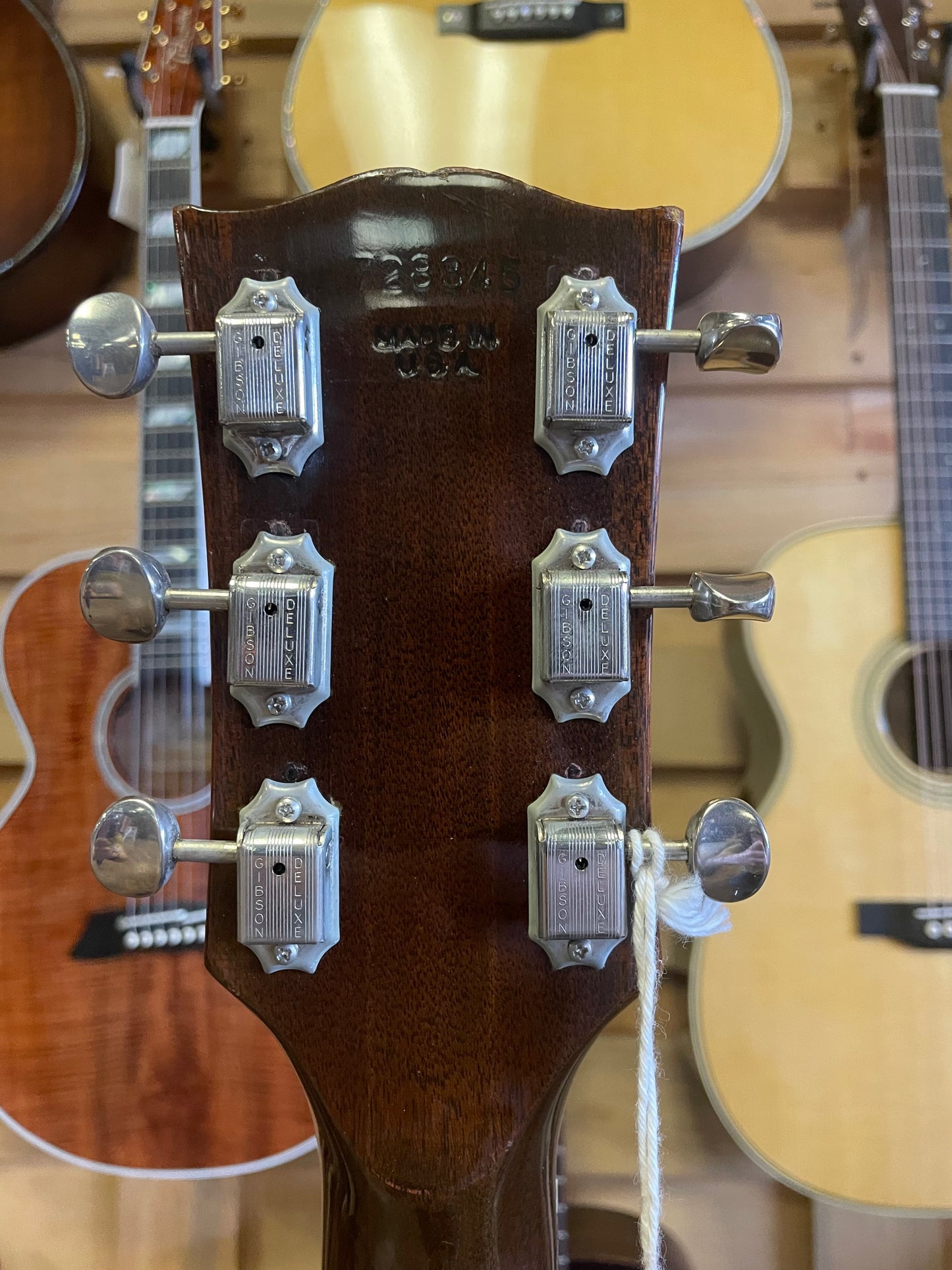 Early 70’s Gibson J-160E Custom- Sunburst (USED)