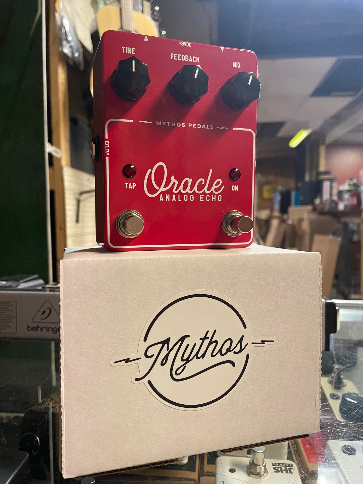 Mythos Pedals Oracle Analog Echo (NEW)