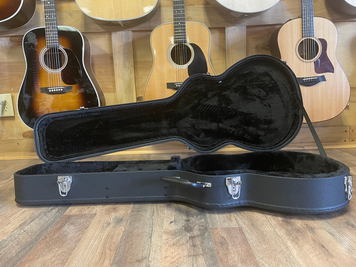 Gretsch G2655T Streamliner Center Block Jr. Case - Black (NEW)