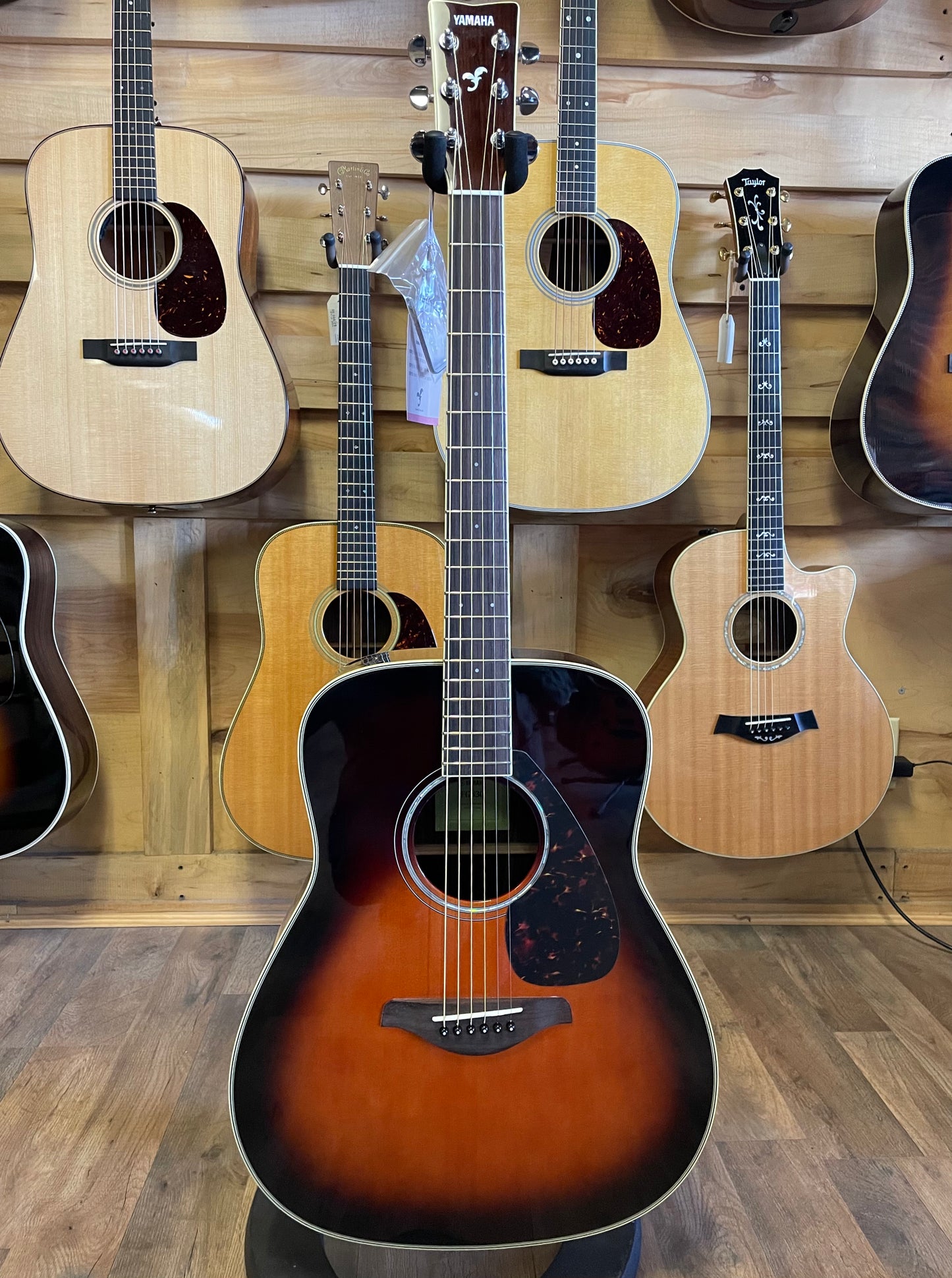 Yamaha FG830 Dreadnought Acoustic Guitar - Tobacco Brown Sunburst (NEW)