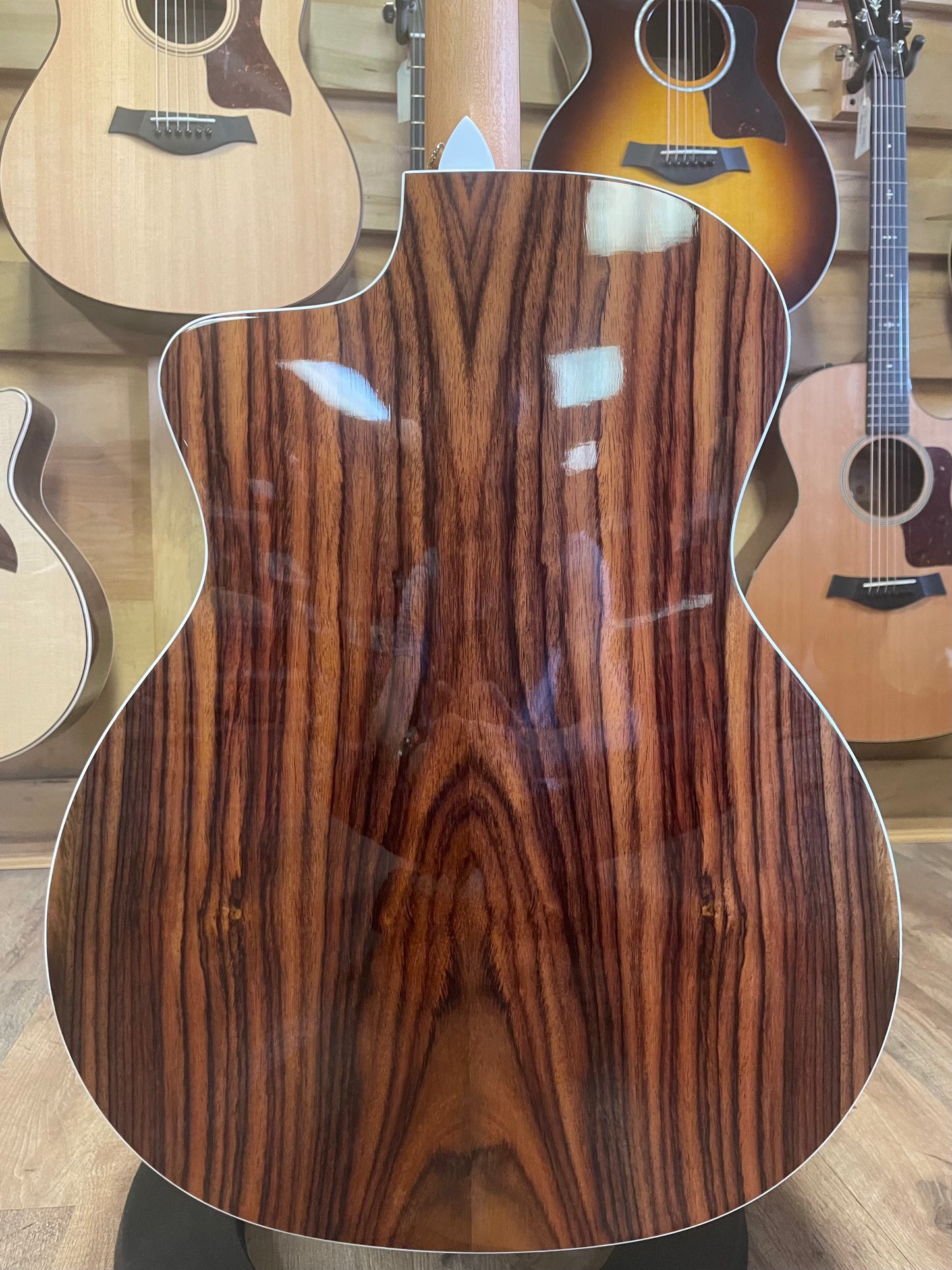 Taylor 214ce-SB DLX (NEW)