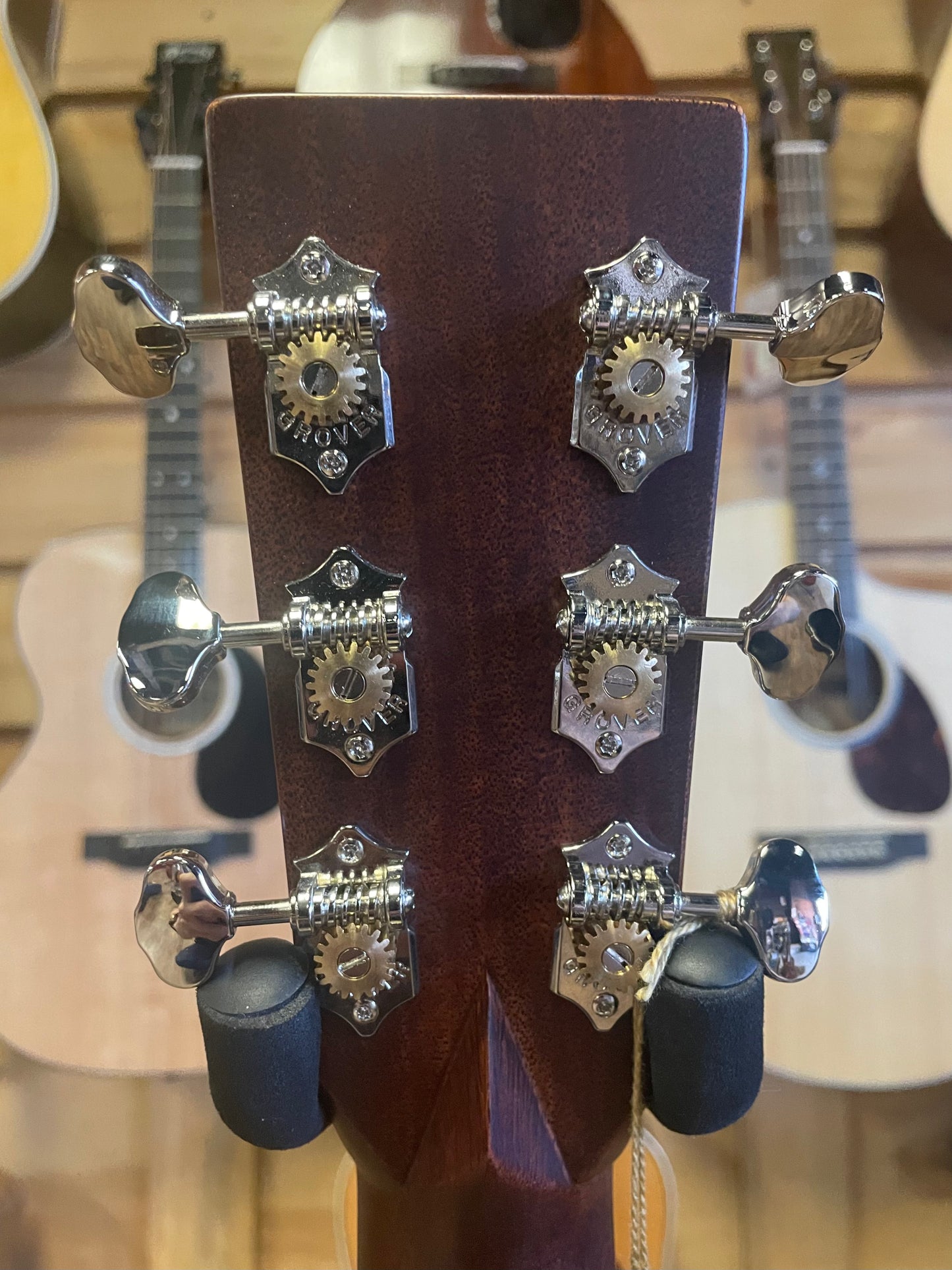Martin D-28 Acoustic Guitar - Sunburst