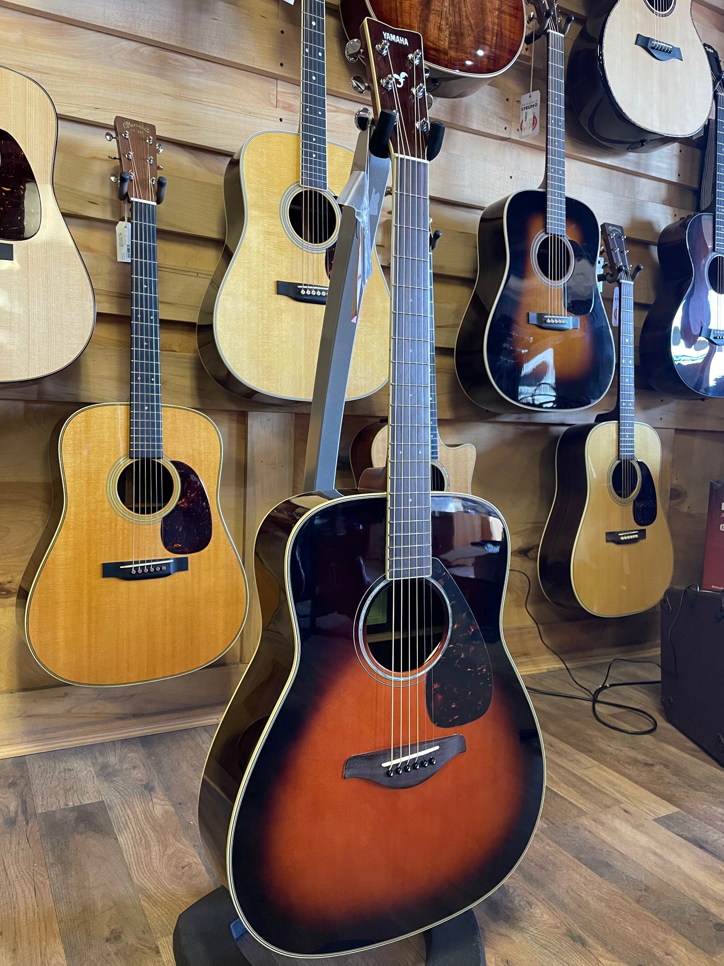 Yamaha FG830 Dreadnought Acoustic Guitar - Tobacco Brown Sunburst (NEW)
