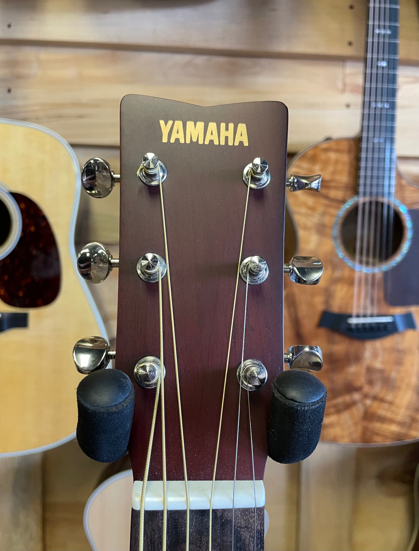 Yamaha JR2 3/4 Scale Folk Guitar-Tobacco Sunburst