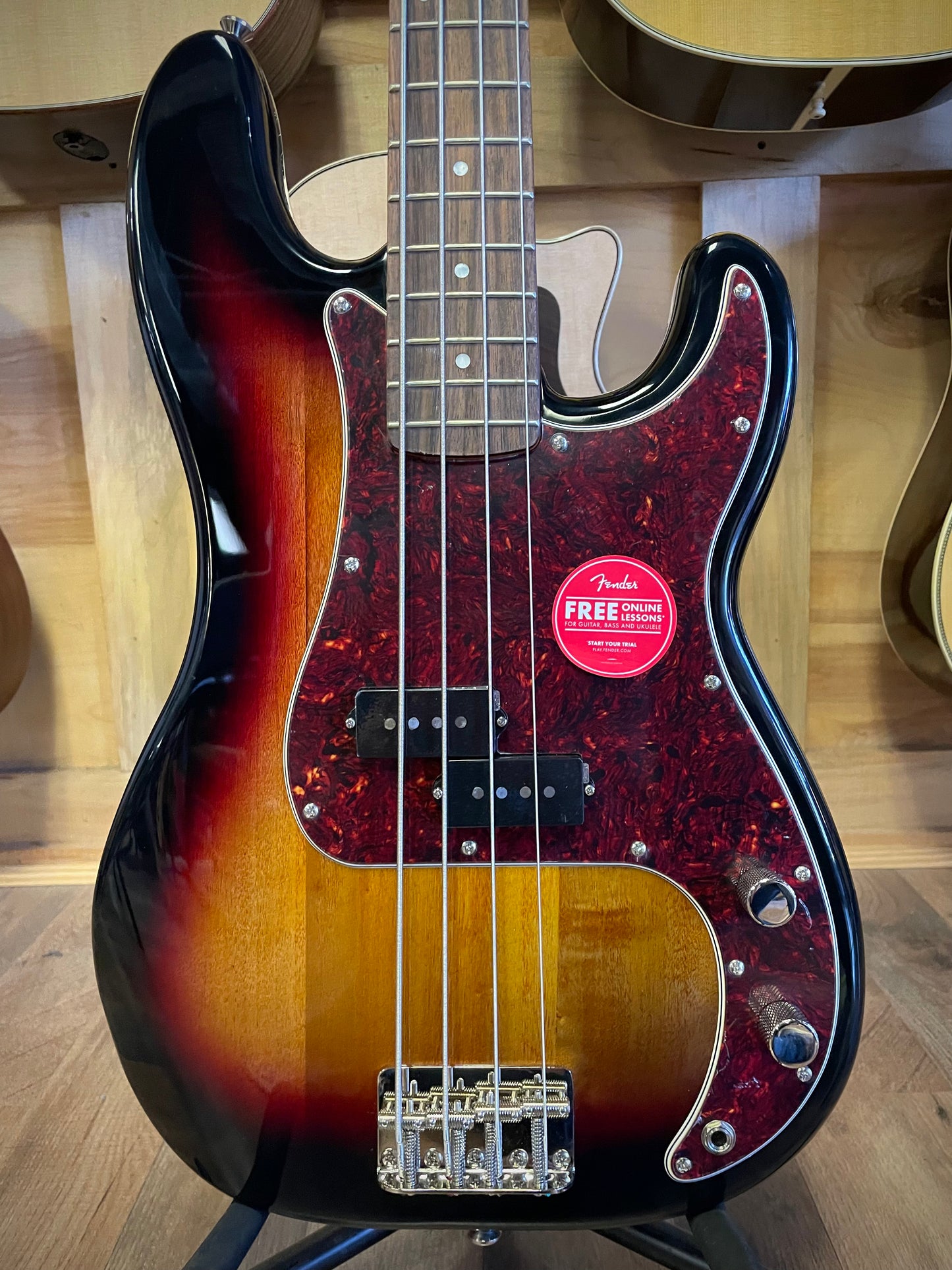 Squier Classic Vibe '60s Precision Bass - 3-Tone Sunburst