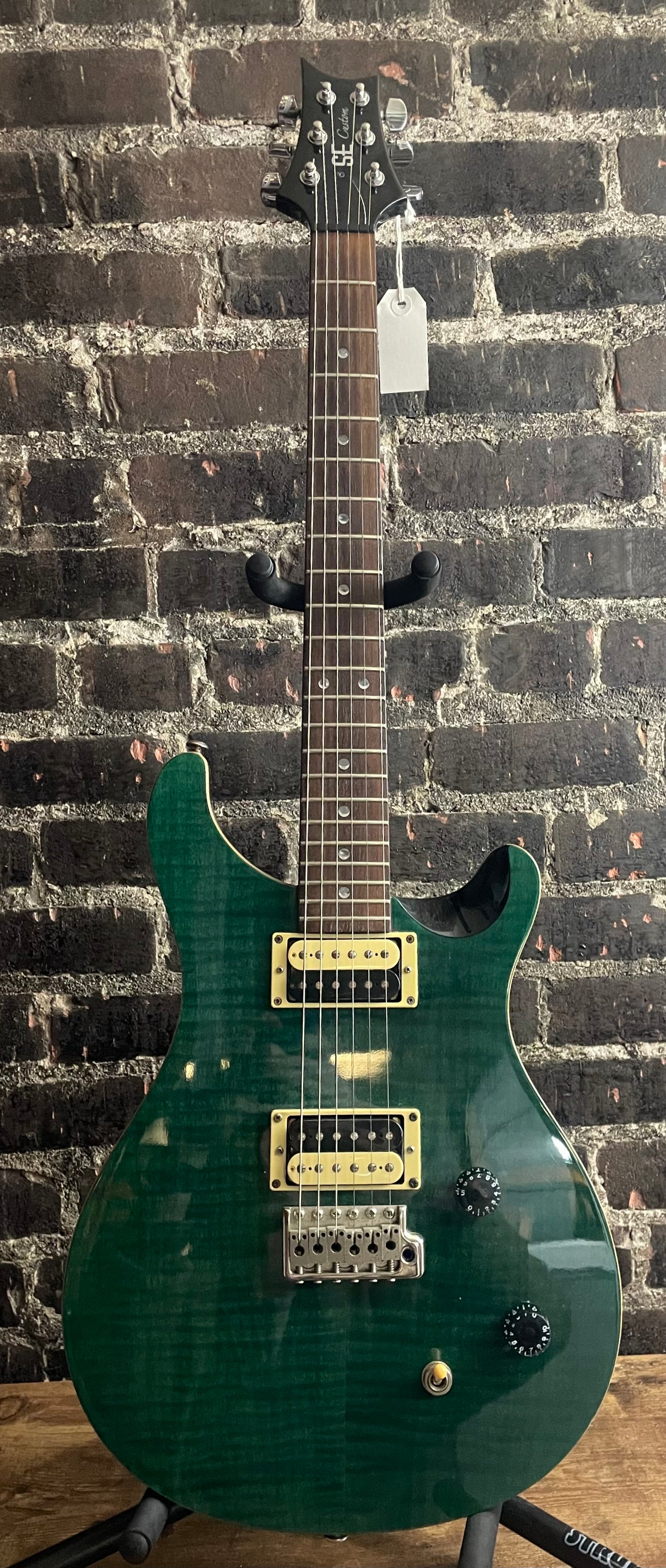 2000’s PRS SE Custom 24 w/ tremolo (USED)