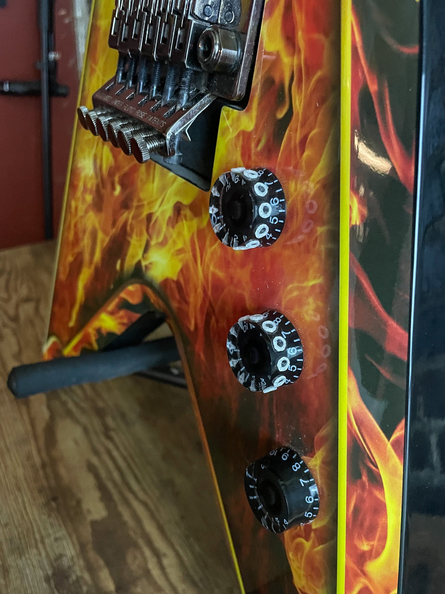 2010 Dean Dimebag Darrell Razorback- Explosion (USED)