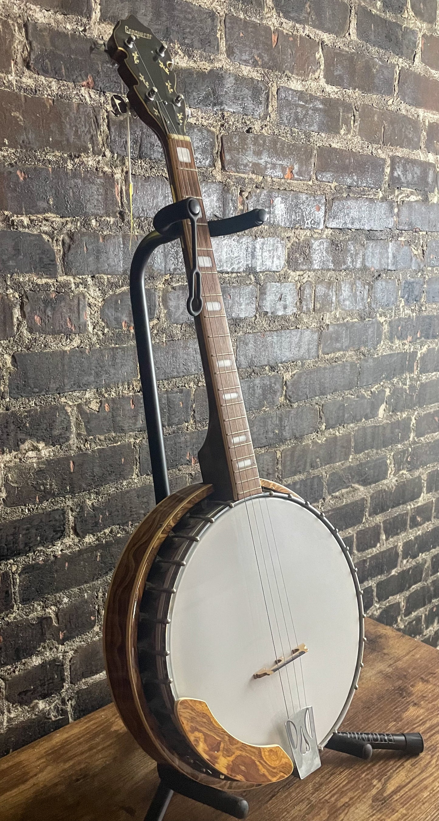 Vintage Conqueror Tenor Banjo “Short Neck” (USED)