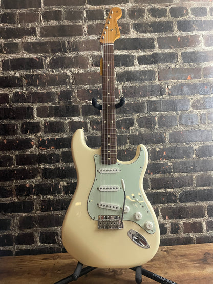 2024 Fender Vintera II 60’s Stratocaster-Olympic White (USED)