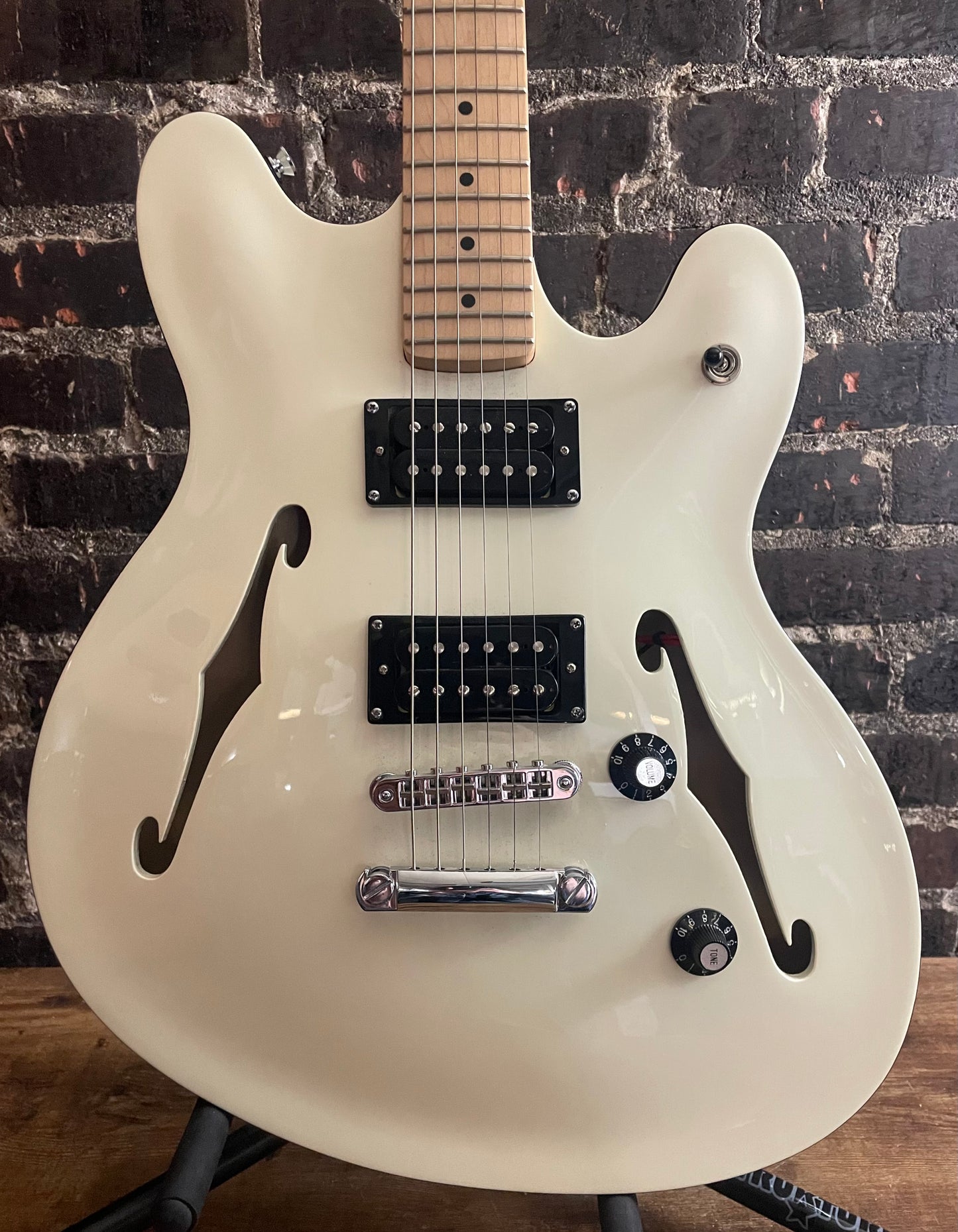 2022 Squier Affinity Starcaster - Olympic White (USED)