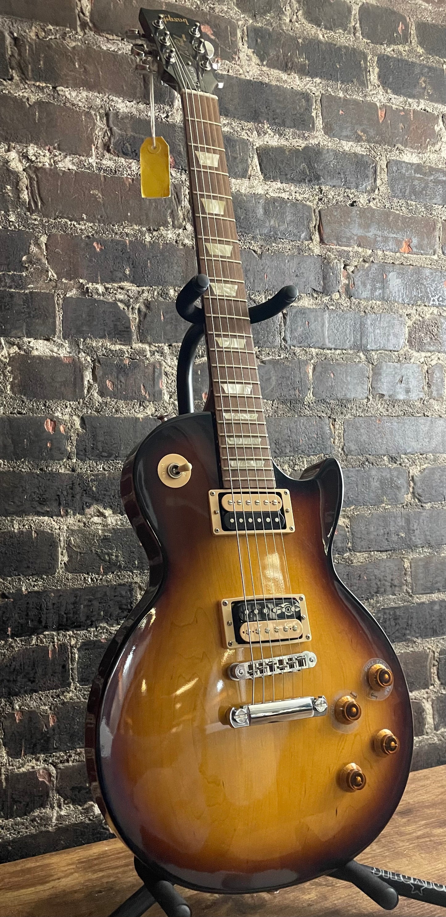 2010 Gibson Les Paul Deluxe-Sunburst (USED)