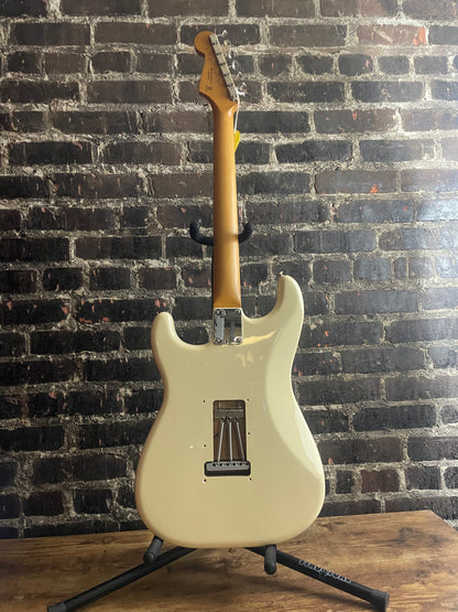 2024 Fender Vintera II 60’s Stratocaster-Olympic White (USED)