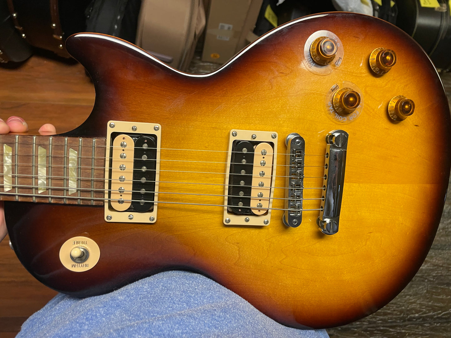 2010 Gibson Les Paul Deluxe-Sunburst (USED)